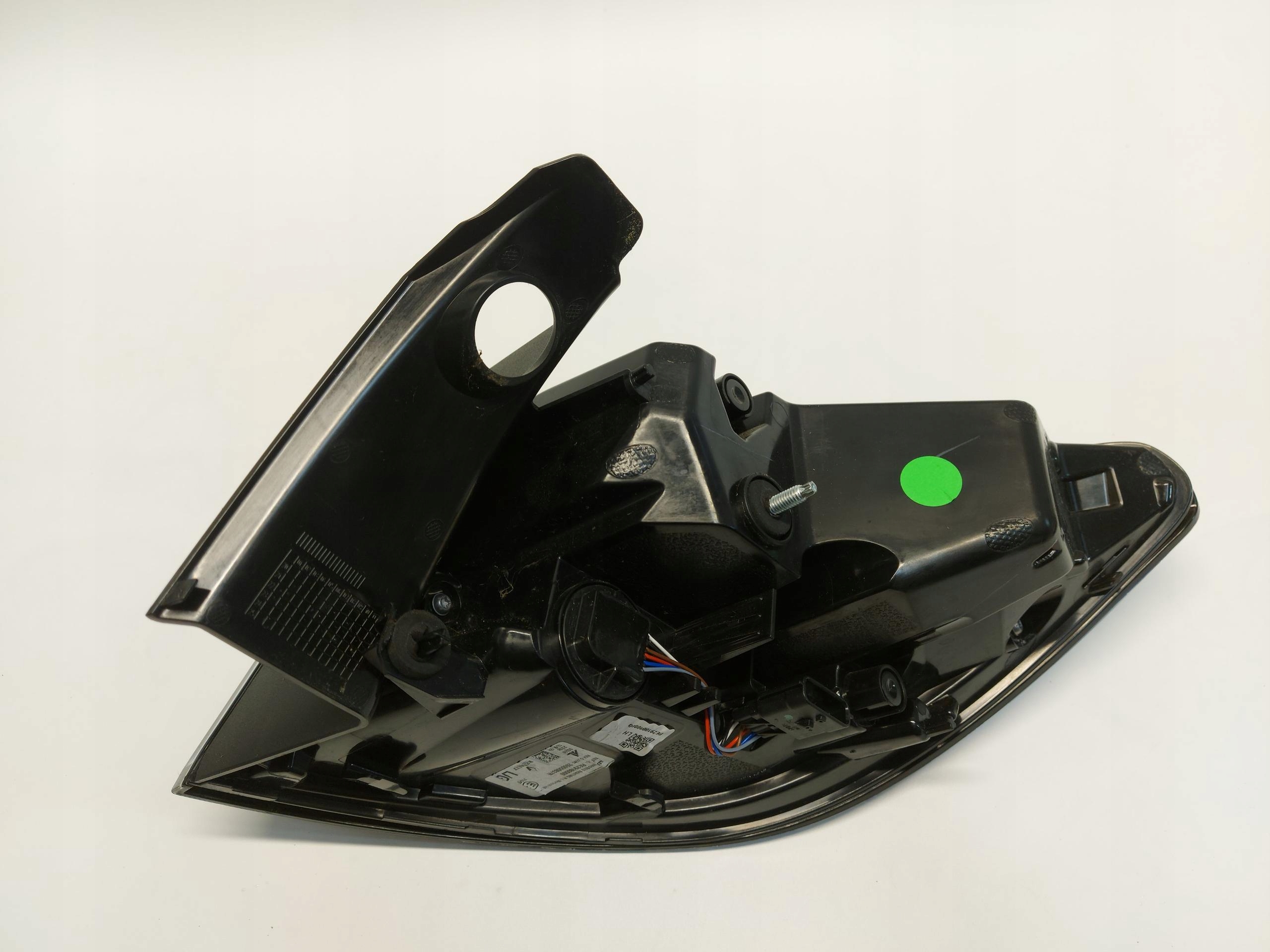 RENAULT Austral E light rear part left fender 265550837R