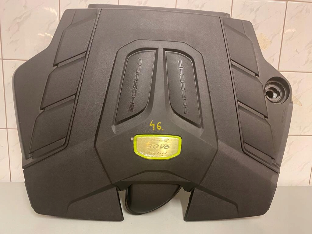 4M0133835G - ВЕРХНЯЯ КРЫШКА КАПОТА ДВИГАТЕЛЯ CAYENNE 9Y0 9Y3 3.0