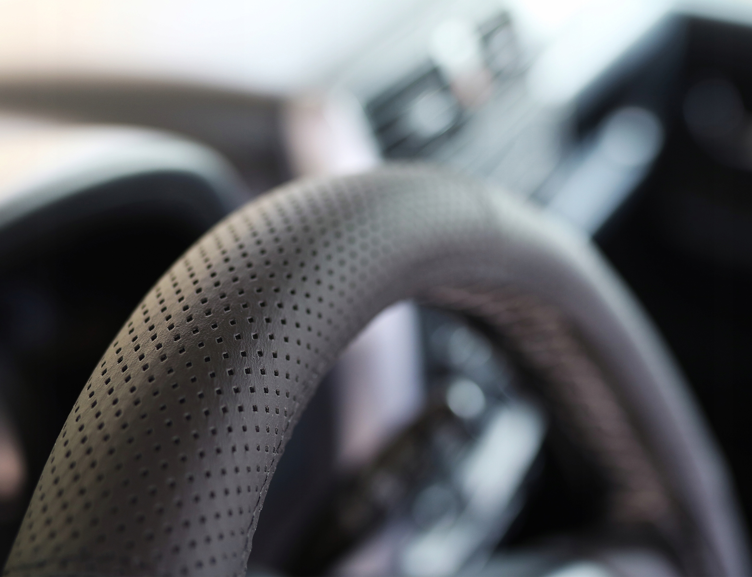 NAKŁADKA NA KIEROWNICĘ SKÓRA PERFOROWANA do Renault Megane 1 2 3 4 Modus EAN (GTIN) 5906072260319