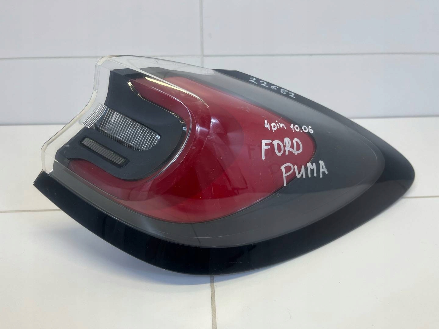 light rear right side Ford Puma 2 2021 L1TB13404
