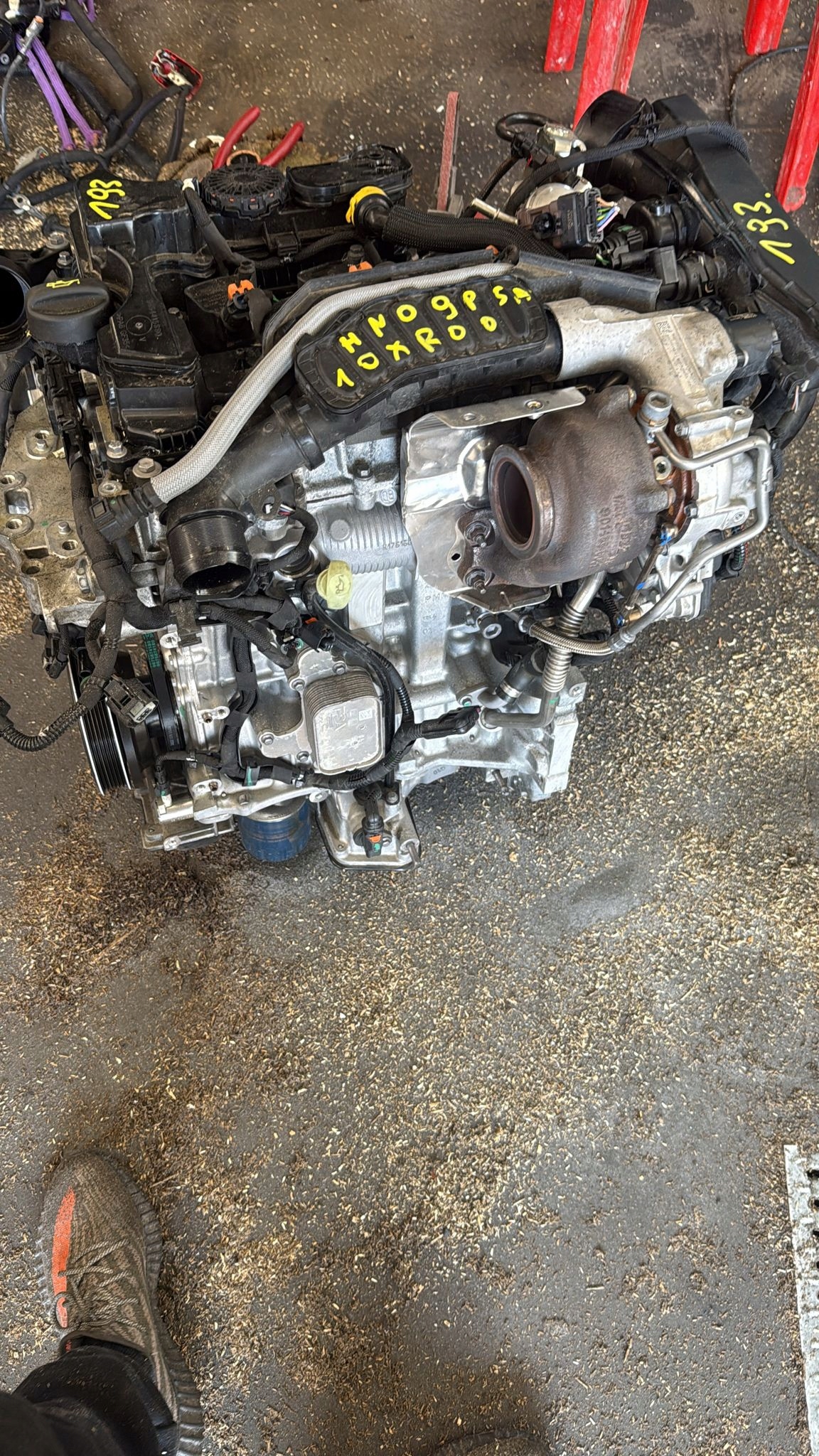 engine complete PEUGEOT CITROEN 10XR00 PSA HN09