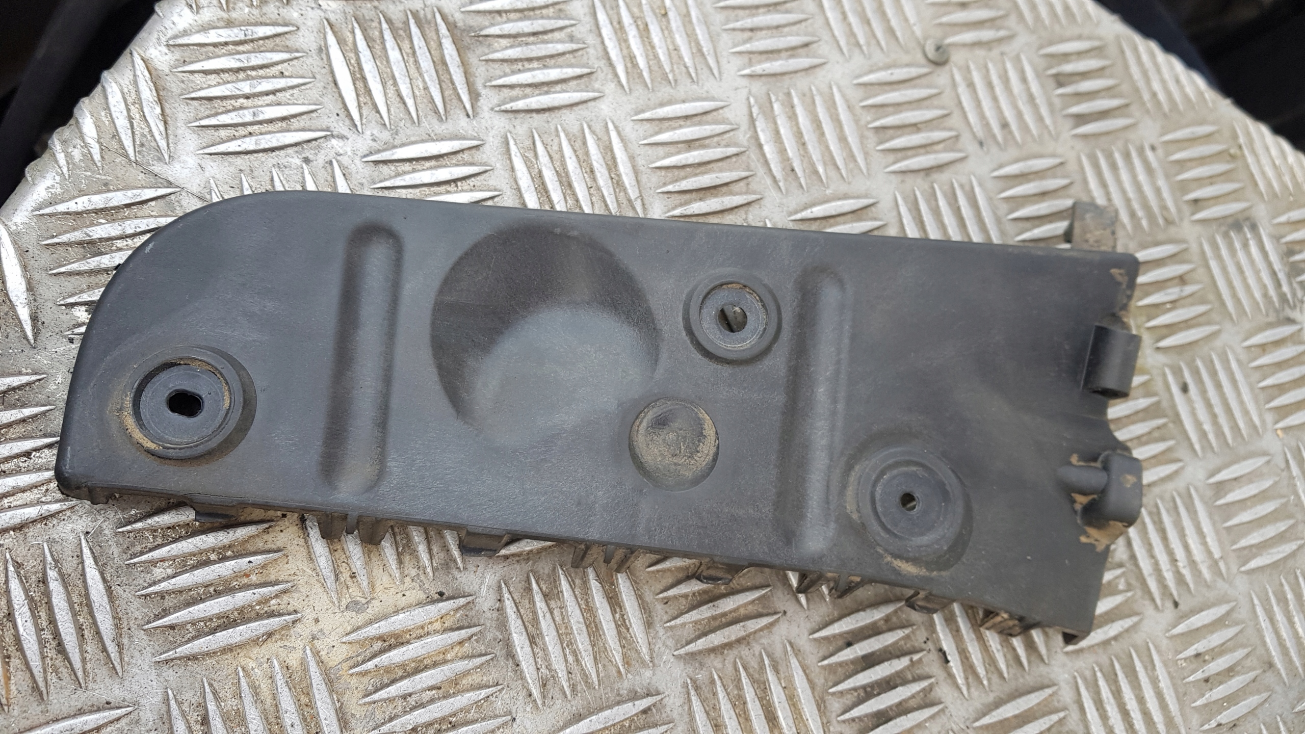 AUDI A4 B6 stoßstangenführung heck links oder rechts 8e0807453 8e0807454