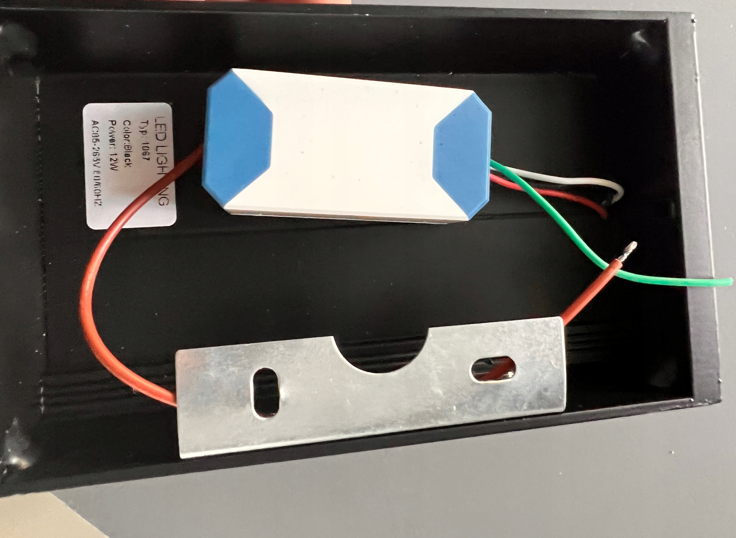 Kinkiet półokrągły czarny led Z PILOTEM Marka Su-ma