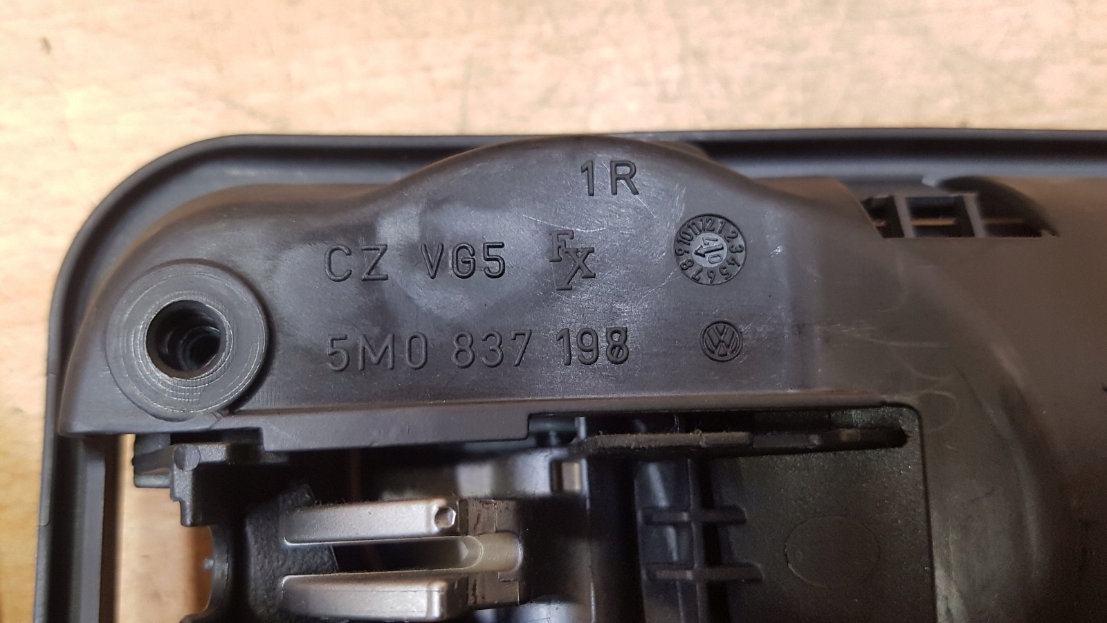 ручка двери передняя зад комплект vw Golf V PLUS