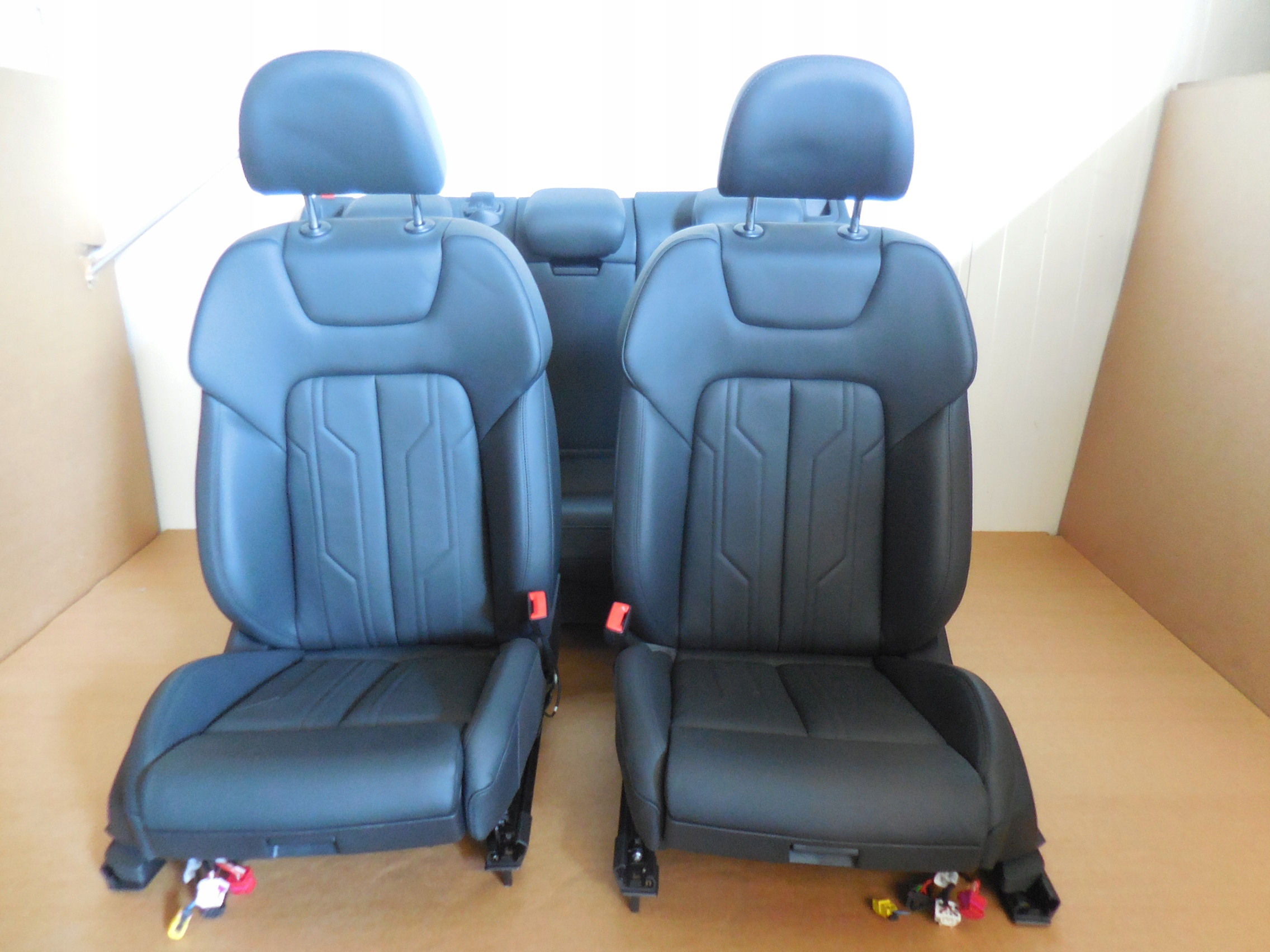 AUDI Е-ТРОН СИДІННЯ СИДІННЯ ОБШИВКИ ВИБУХ-ОЛУФСЕН