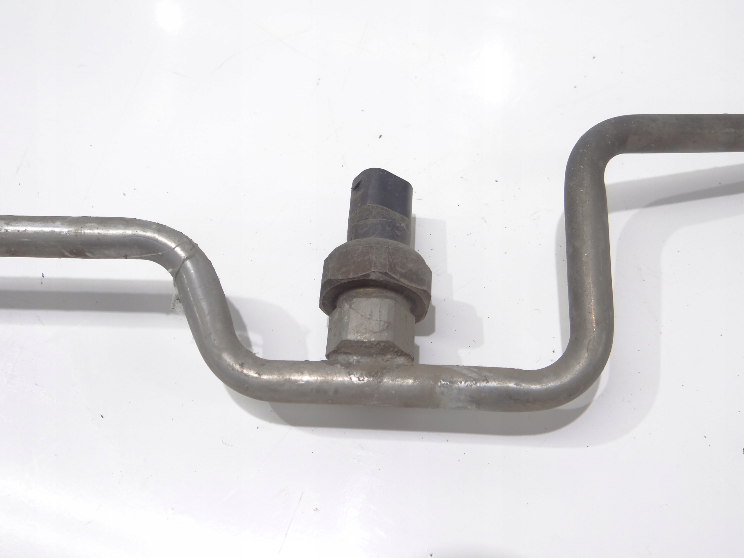 vezetö tömlö a klímának BMW E60 E61 306D4 6982863