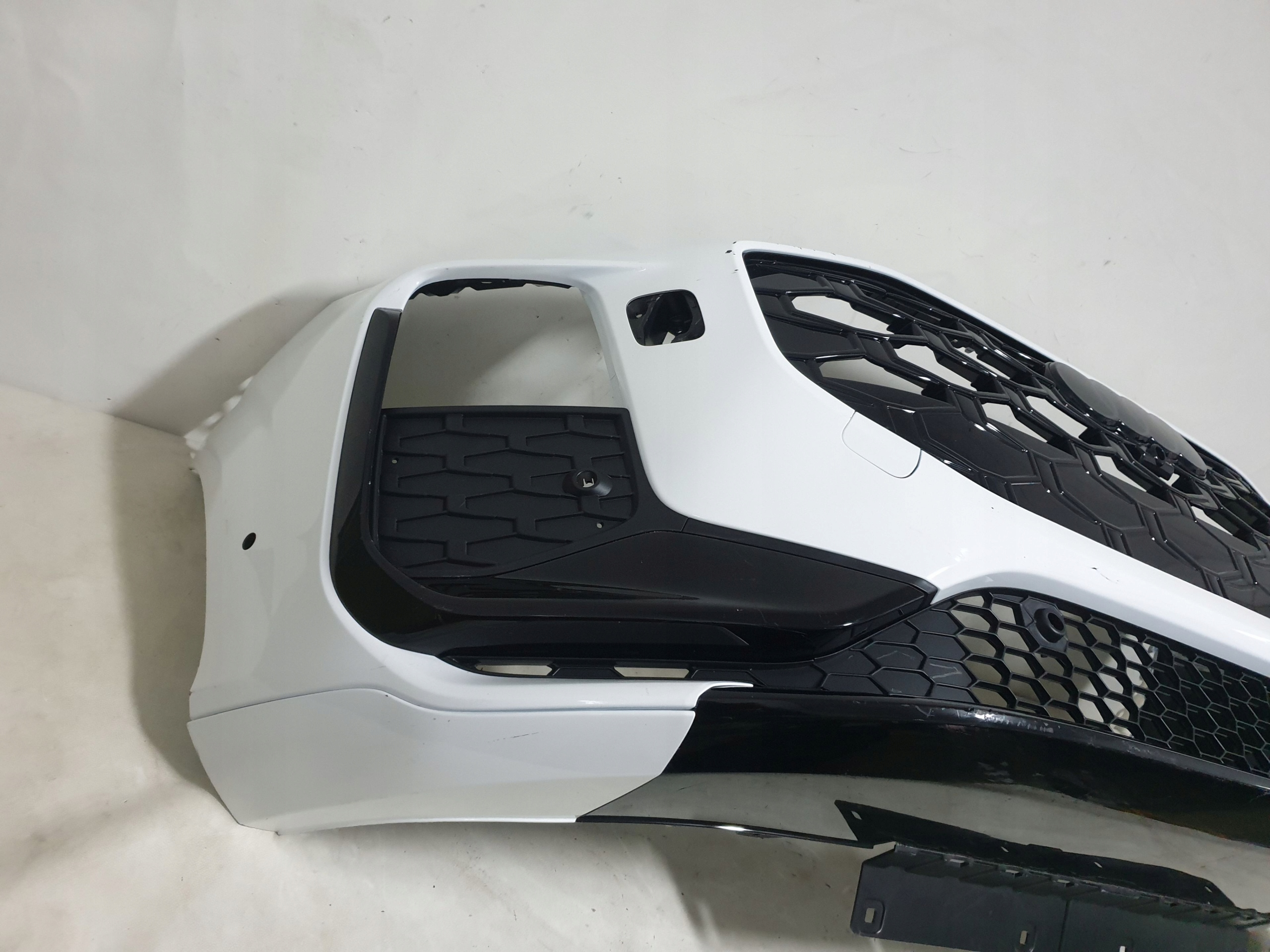 AUDI Q3 III 83H S-LINE 25-> bumper front front 6xPDC washers 83H807437D