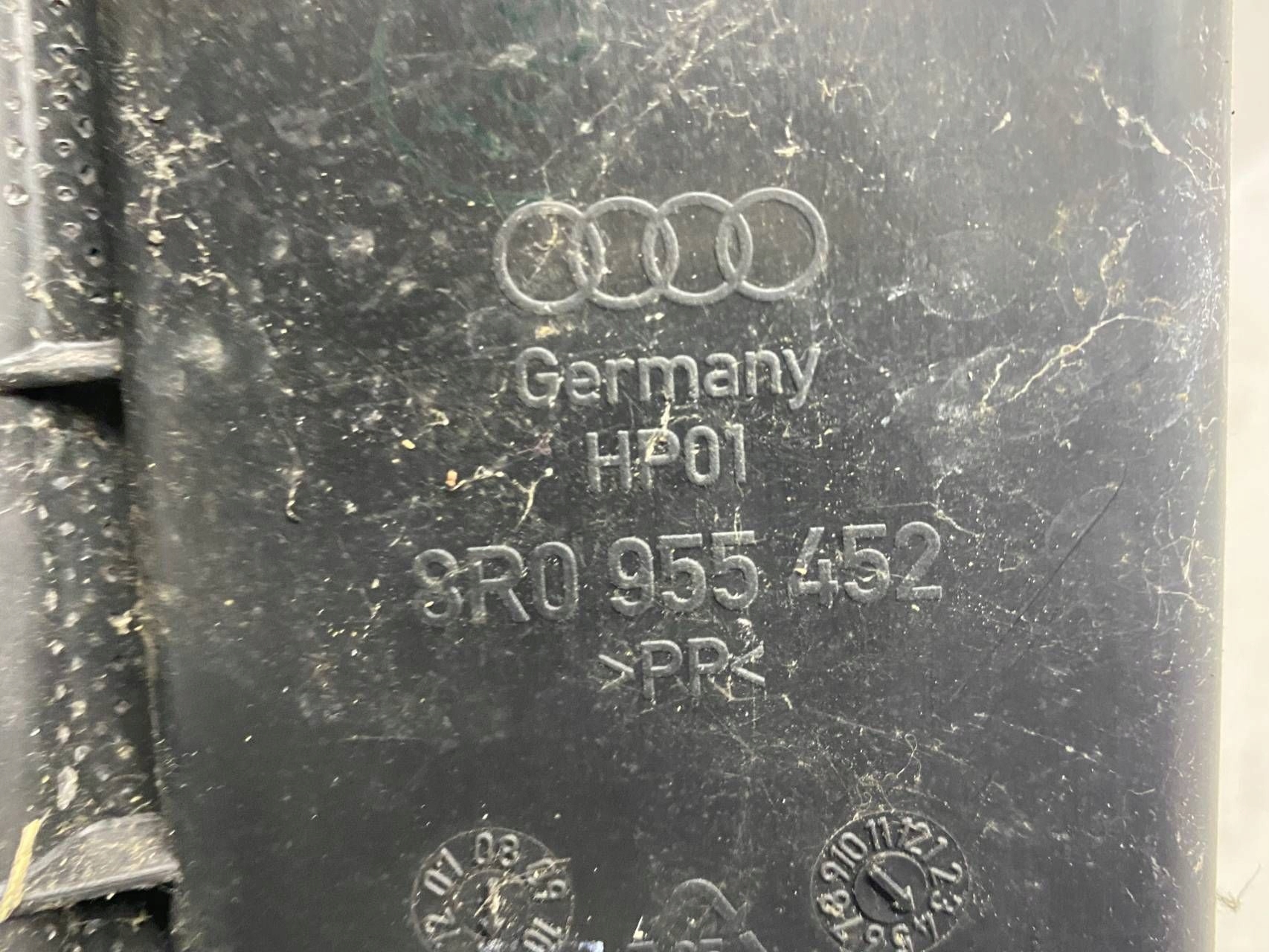 AUDI Q5 8R Behälter Behälter des Gasses Spritzdüse 8R0955452