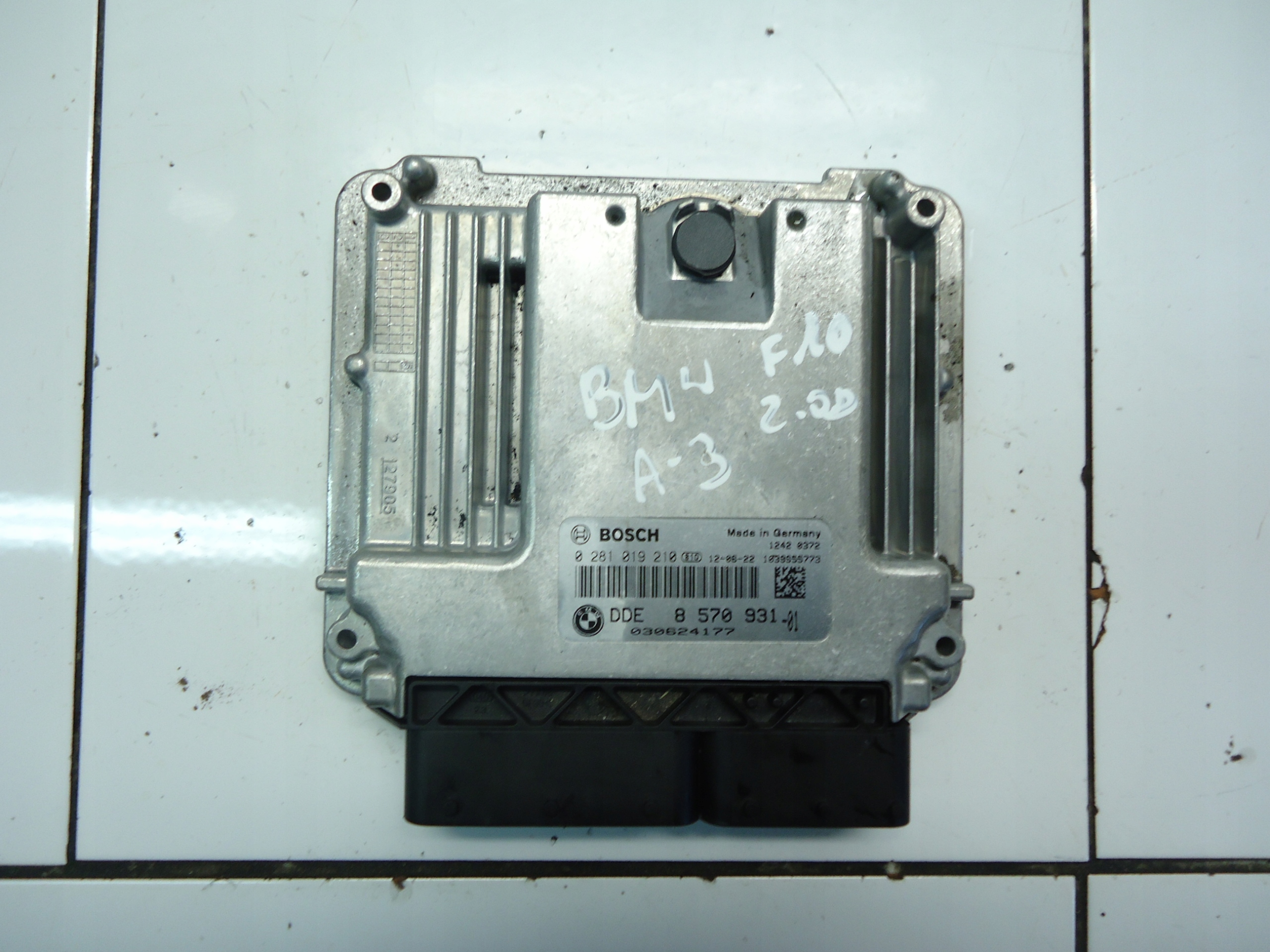 BMW 2.0D N47D20 computer control unit of the engine 8570931