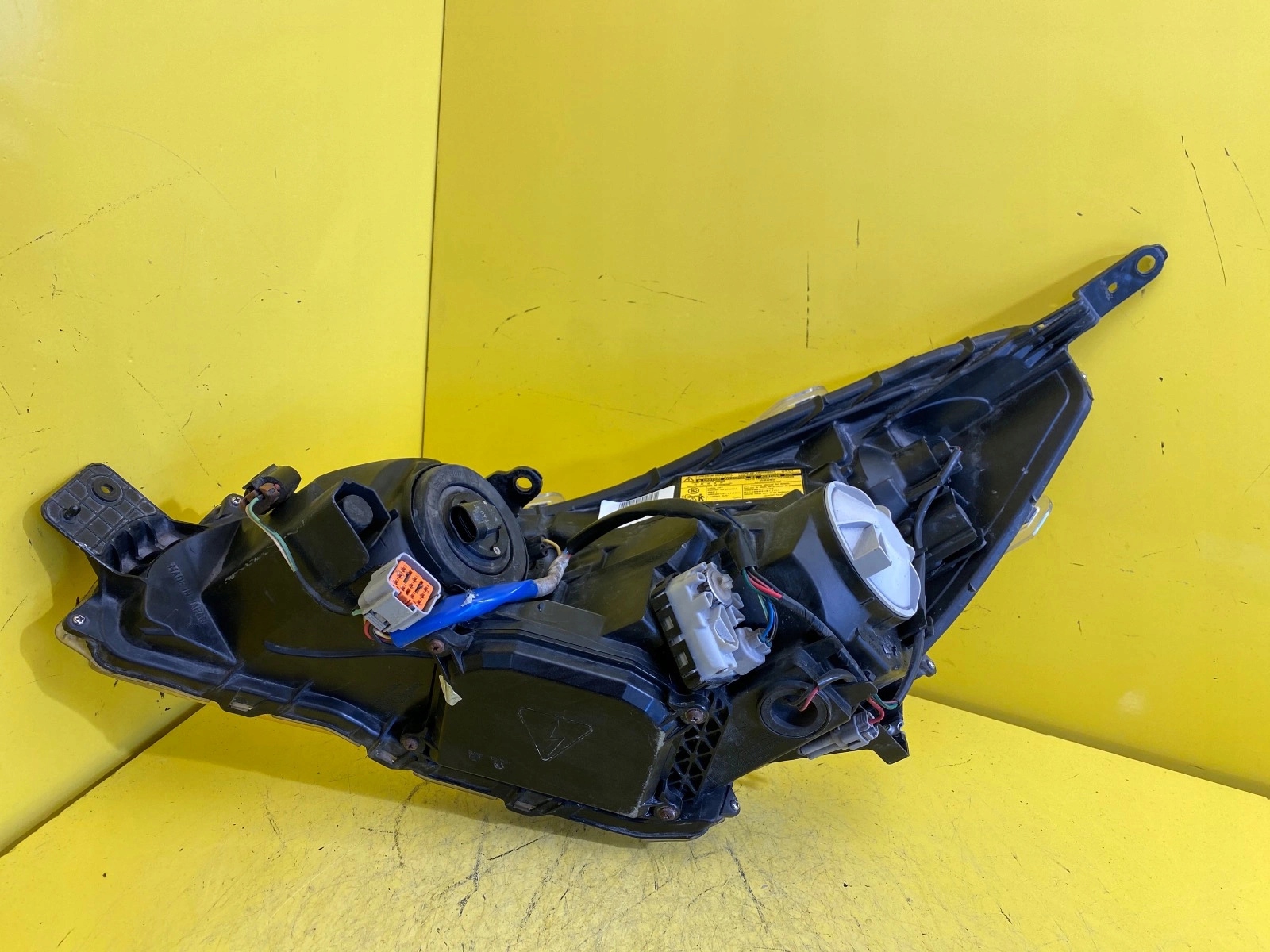 LIGHT RIGHT SUBARU LEGACY OUTBACK LIFT 12-14 XENON