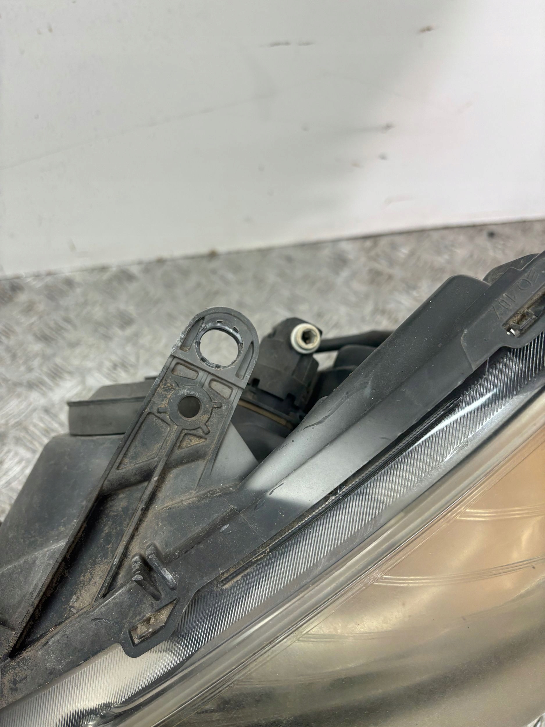 REFLEKTOR light left RENAULT CLIO 3 III LIFT 09- 8200892497