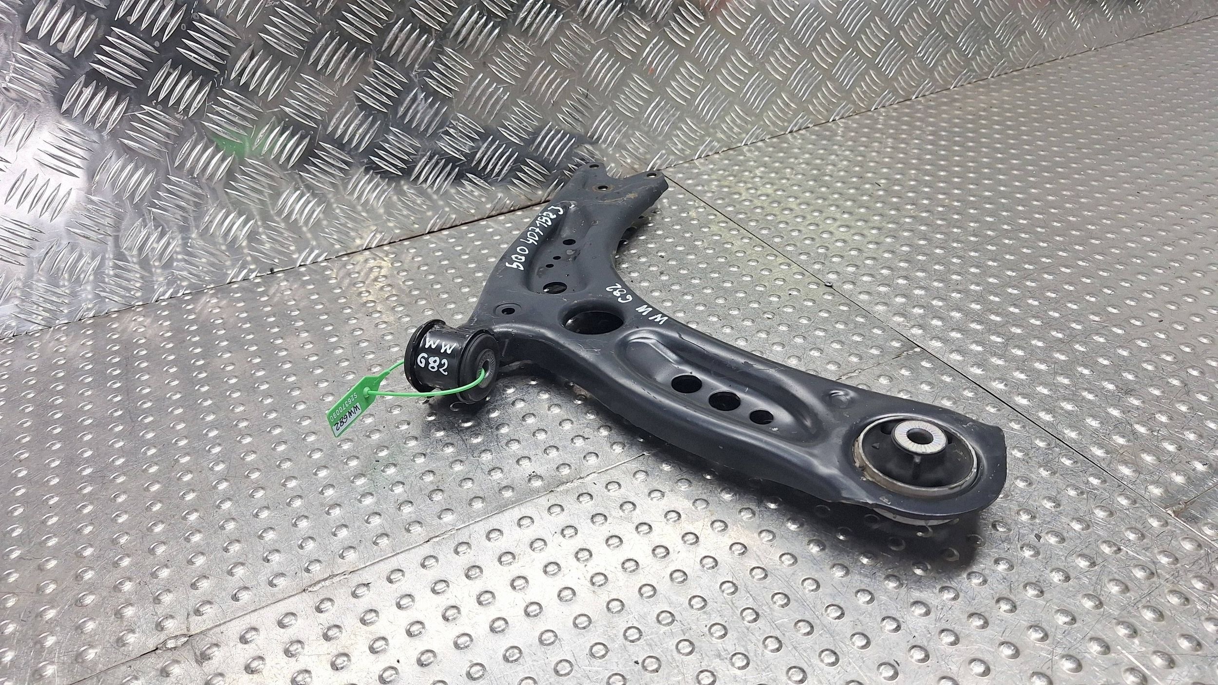 arm right front 5Q0407152J AUDI A3 8V OCTAVIA III LEON III 5F GOLF VII