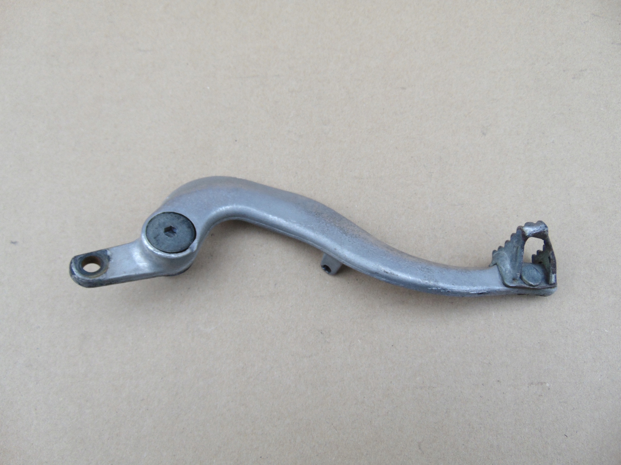 YAMAHA WR 450F ЗАДНІЙ ГАЛЬМІВНИЙ ВАЖІЛЬ