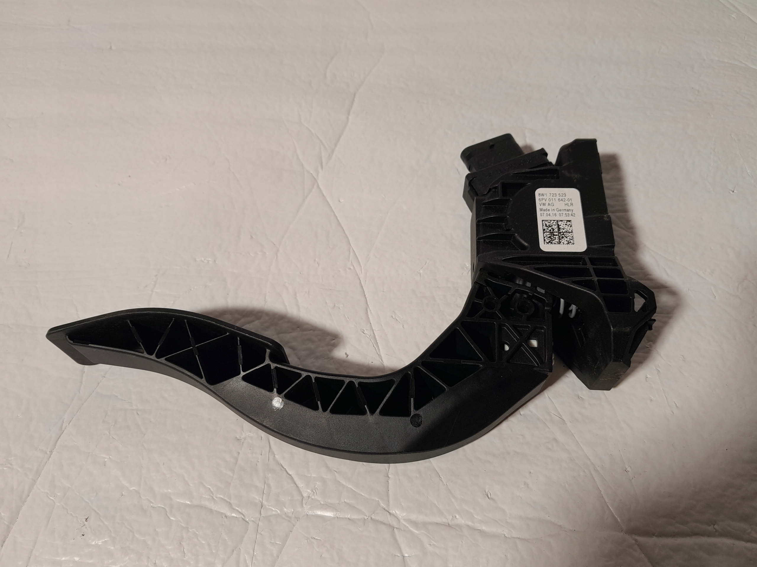 AUDI A4 B9 potentiometer accelerator pedal 8W1723523