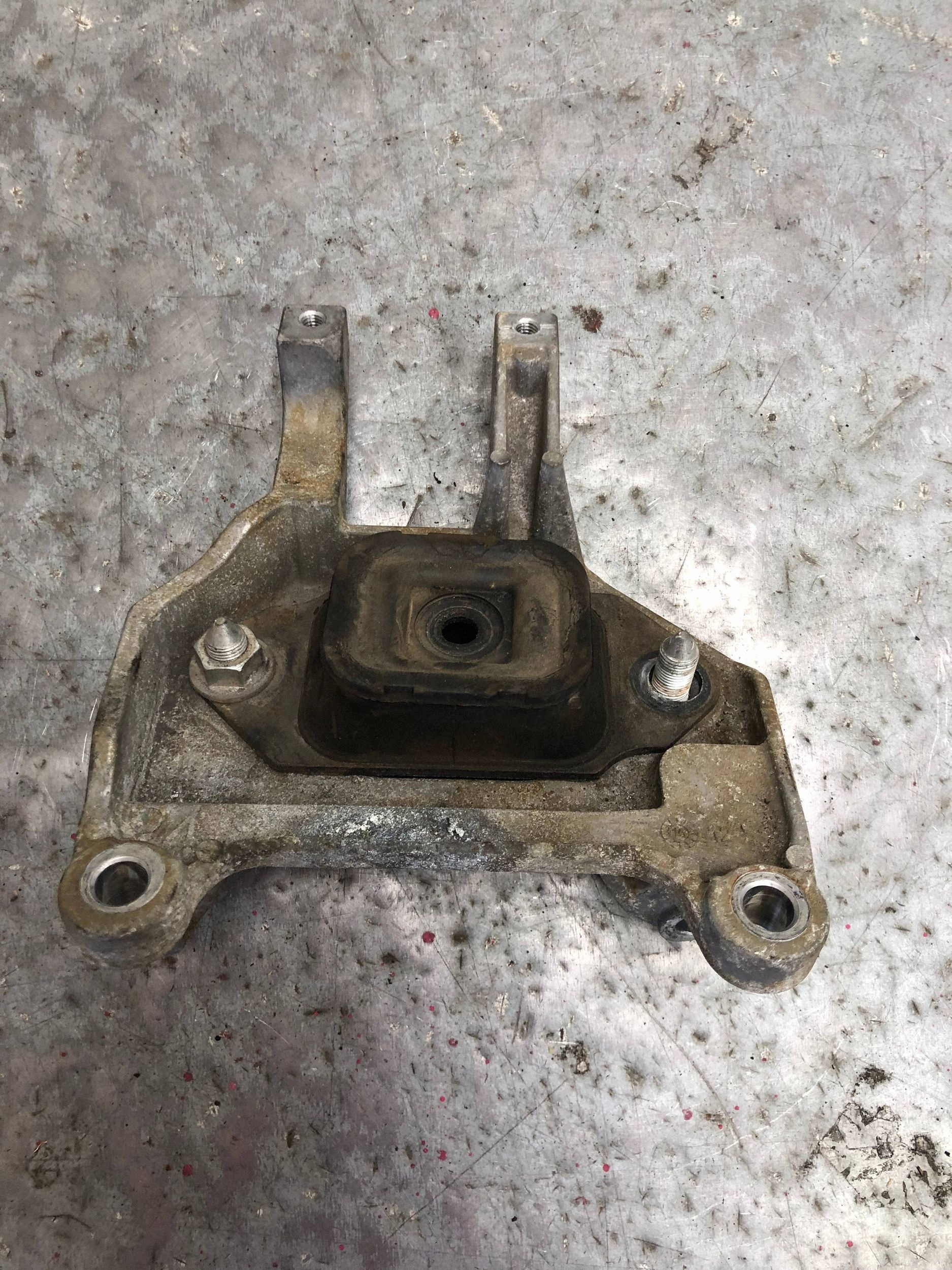 holder engine mount NISSAN VERSA 1.6 HR16 112201HA0B