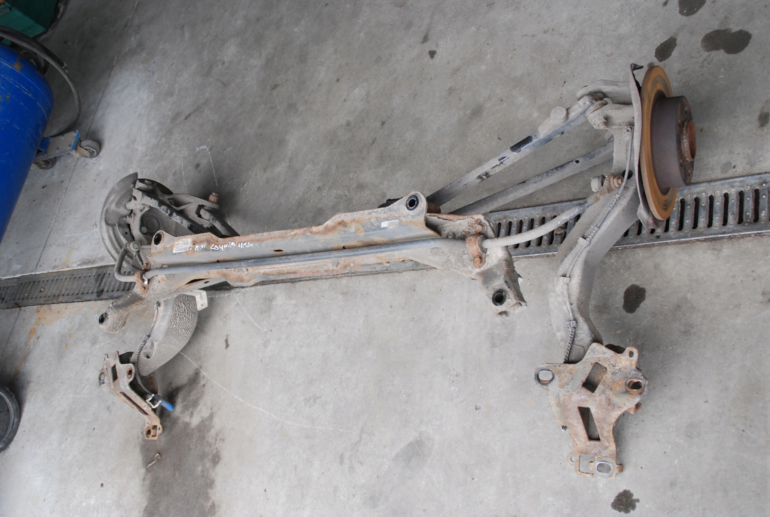 BELKA ZAWIESZENIA TYŁ MINI COUNTRYMAN R60 10- Typ samochodu Samochody osobowe