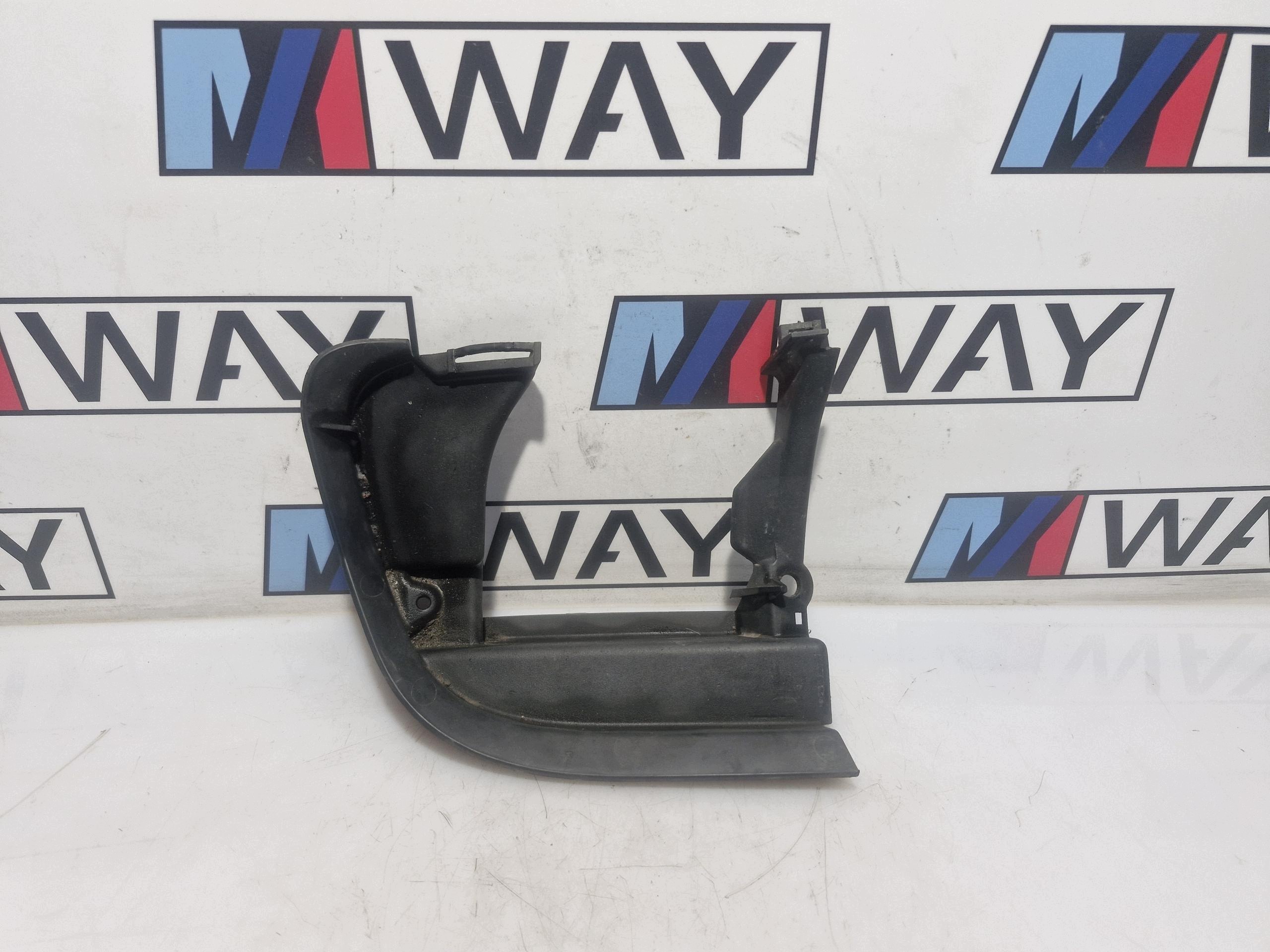 8234826 BMW E46 kryt mlhovky pravá