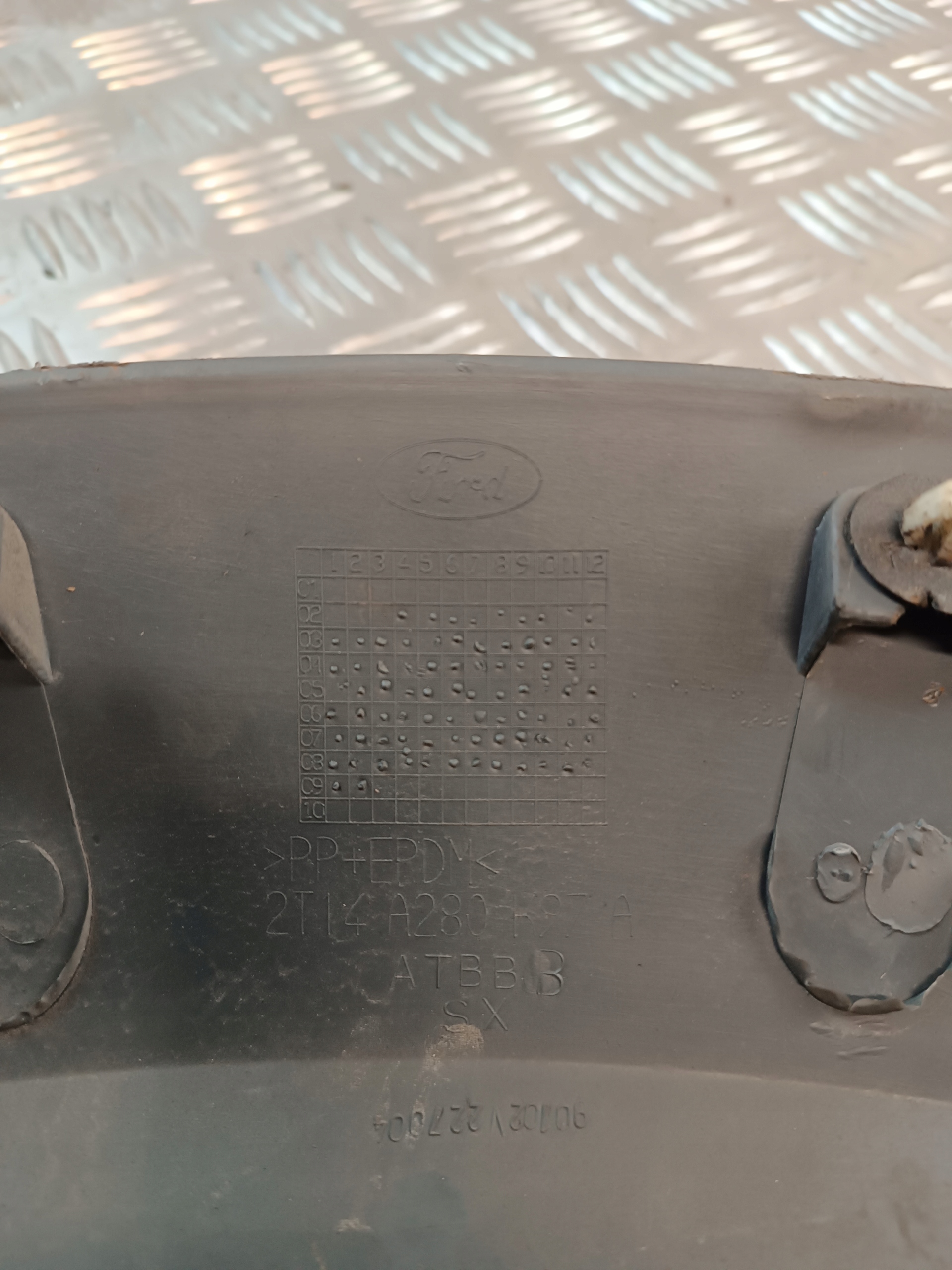 lista sárvédöt hátso far bal FORD TRANSIT CONNECT MK1