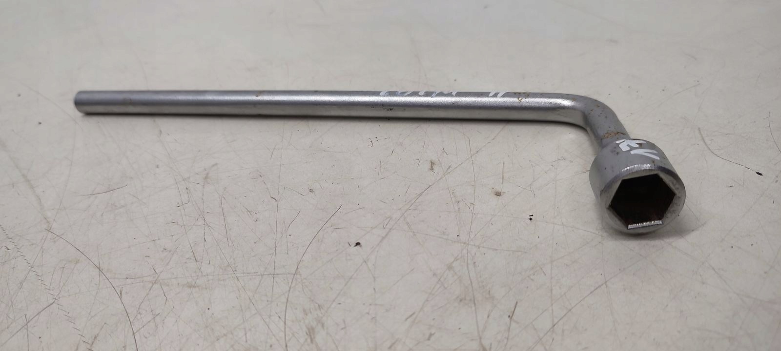 lock with key do der räder 17 Mercedes W124 W202