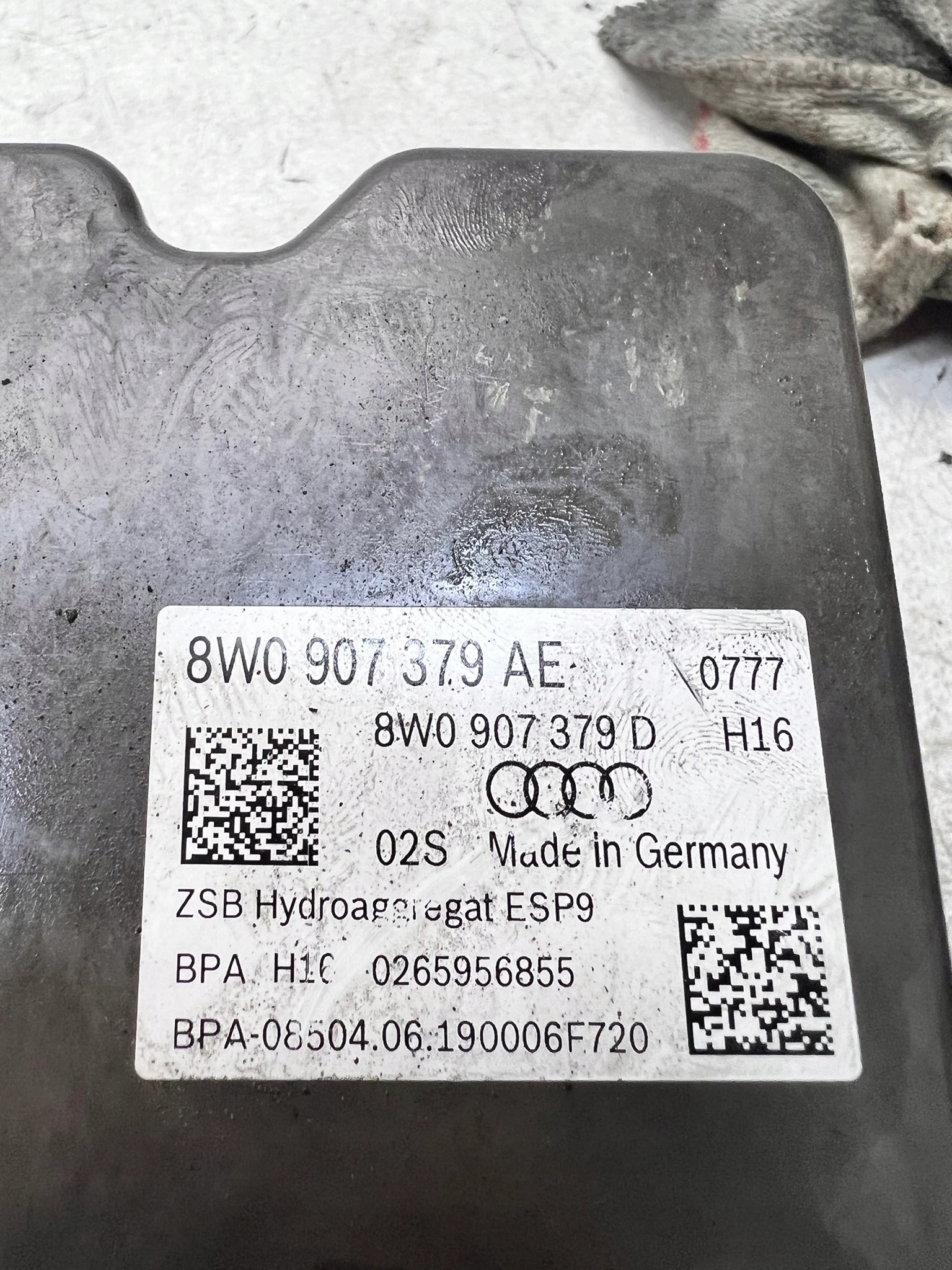 pump control unit ABS ESP AUDI A4 B9 A5 8W 8W0907379AE 8W0907379D