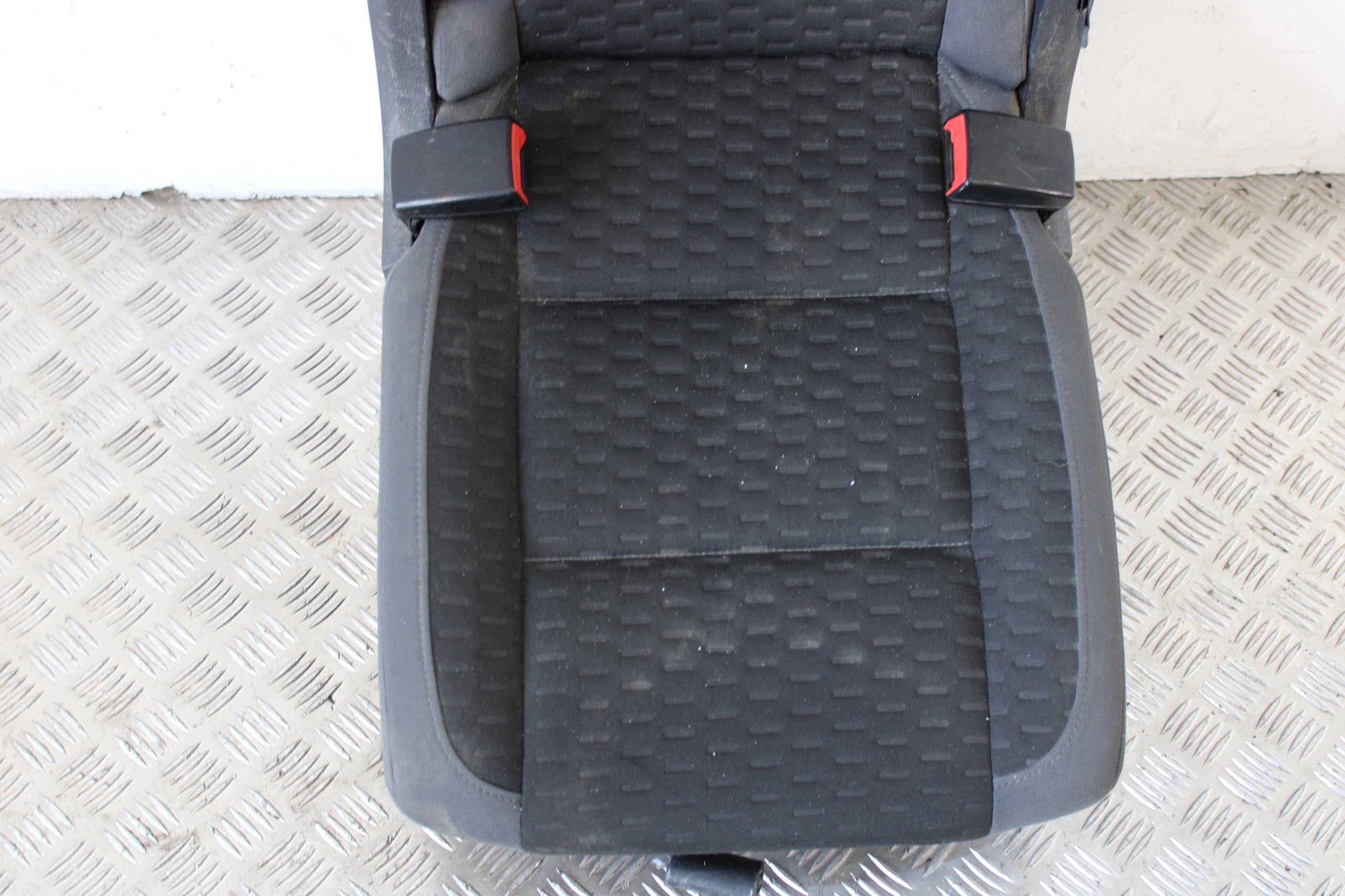 seat II row central VW TOURAN 1T0 1T LIFT