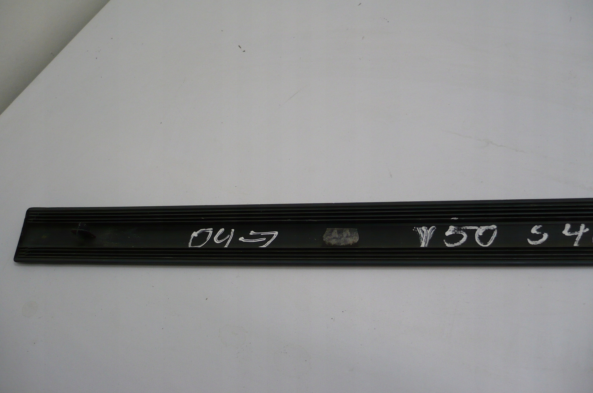 VOLVO S40 II V50 04-12 moulding door left front central