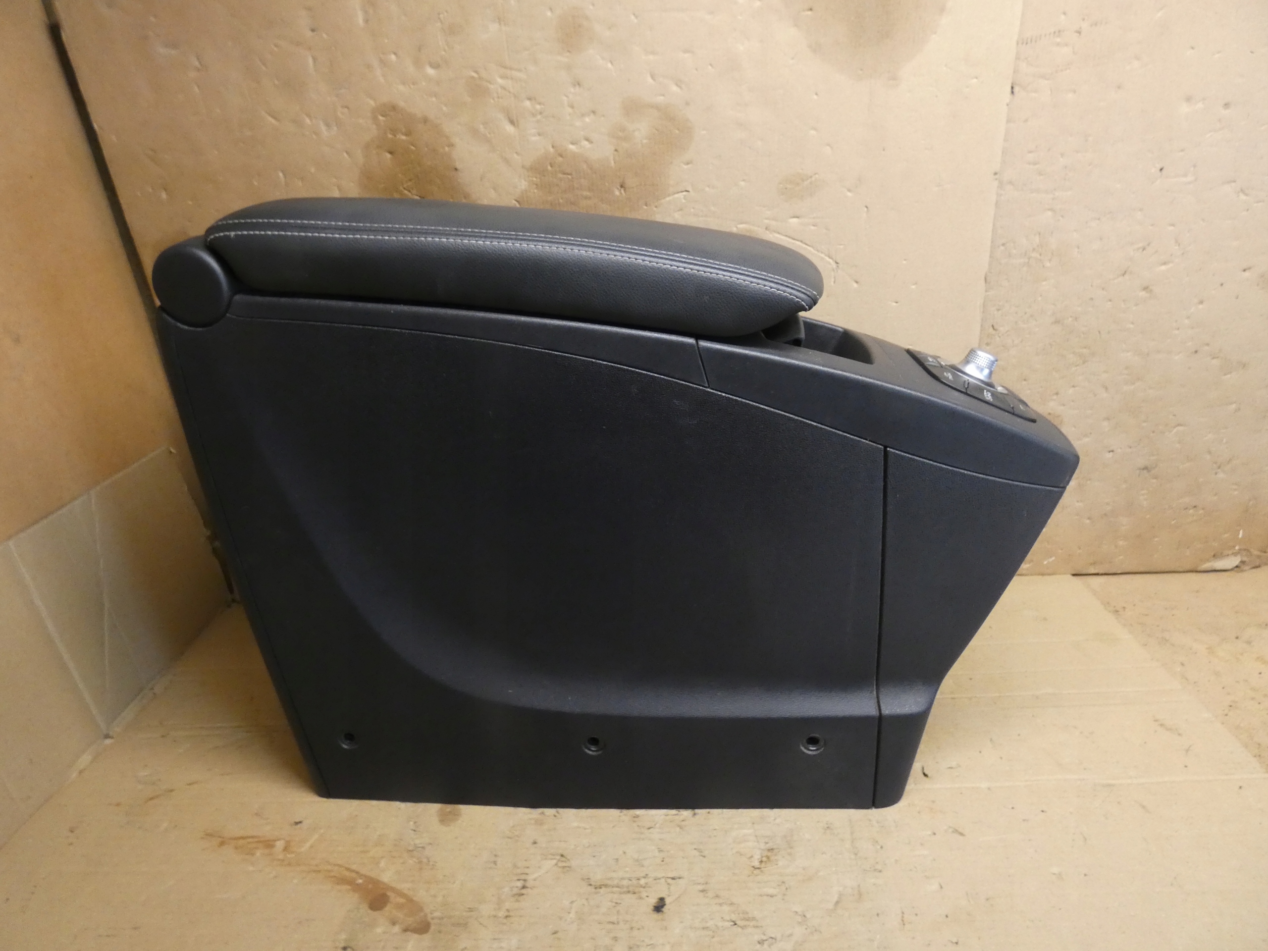 armrest RENAULT SCENIC III 8127320