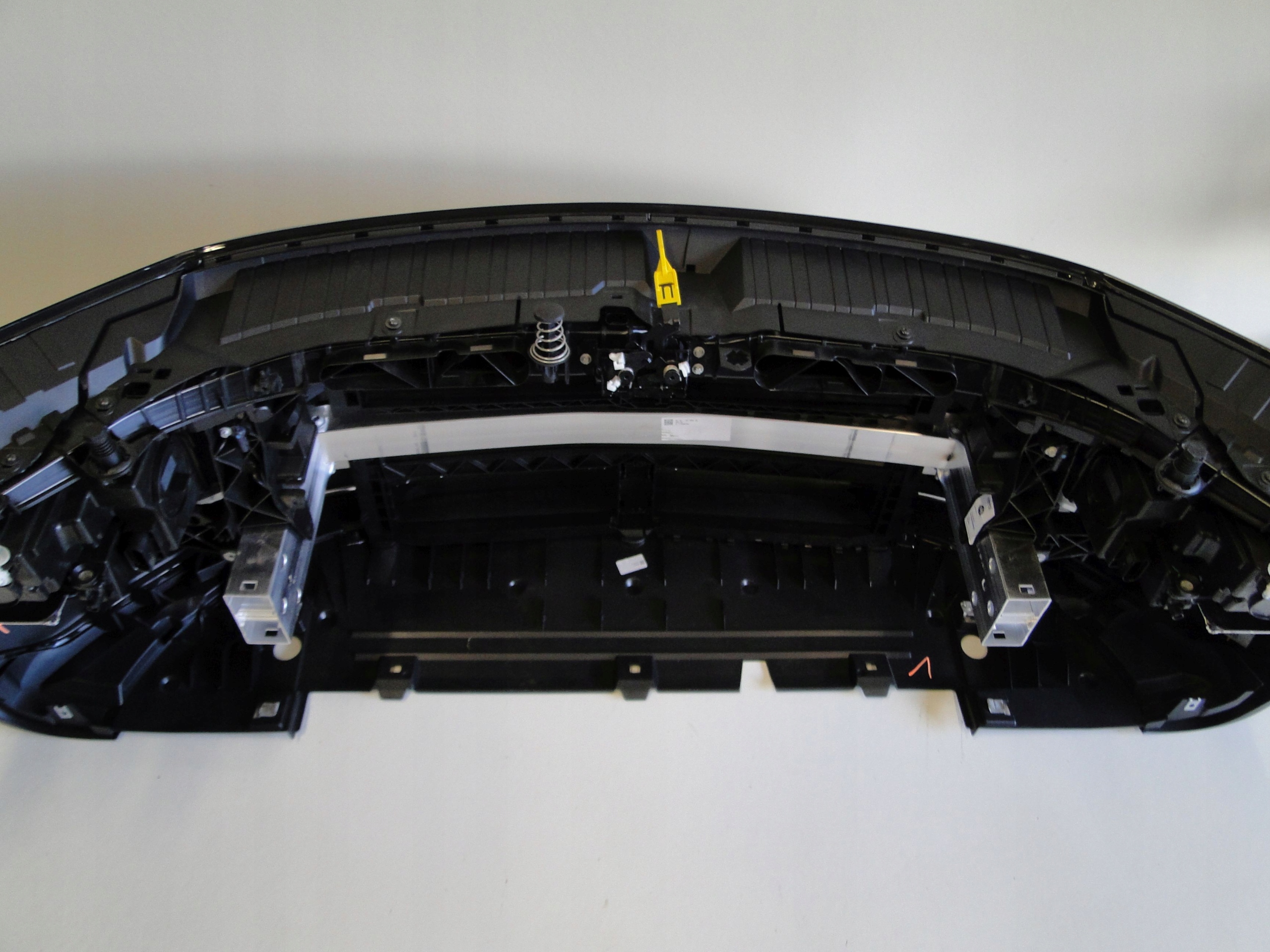 MERCEDES GLA H247 247 ODBÓJ SPRĘŻYSTY MASKI Wersja Europejska