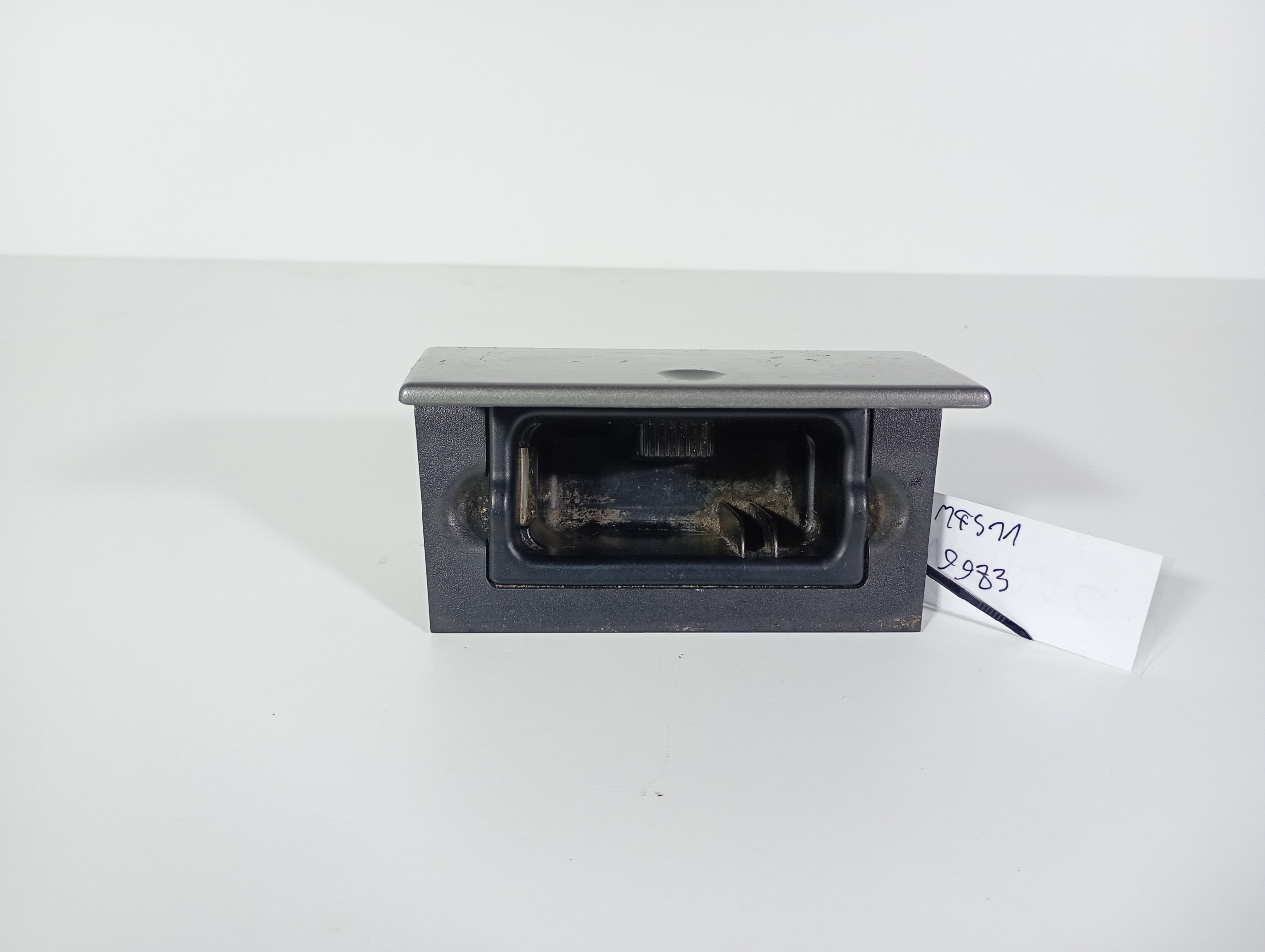 Opel Vectra C 02-08 passenger compartment ashtray OE 9181518