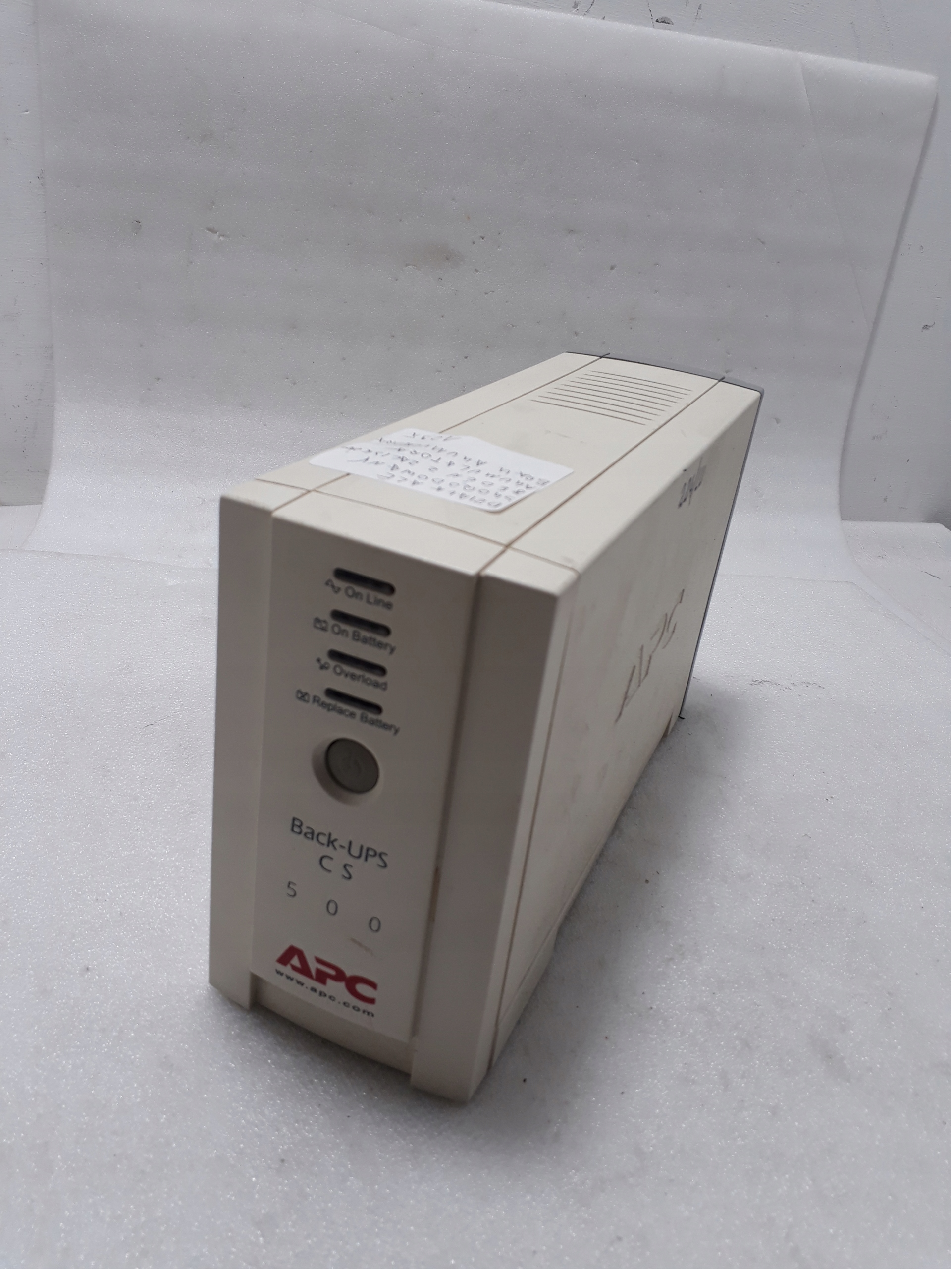 Источник бесперебойного питания APC Back-UPS CS 500 500VA / 300W