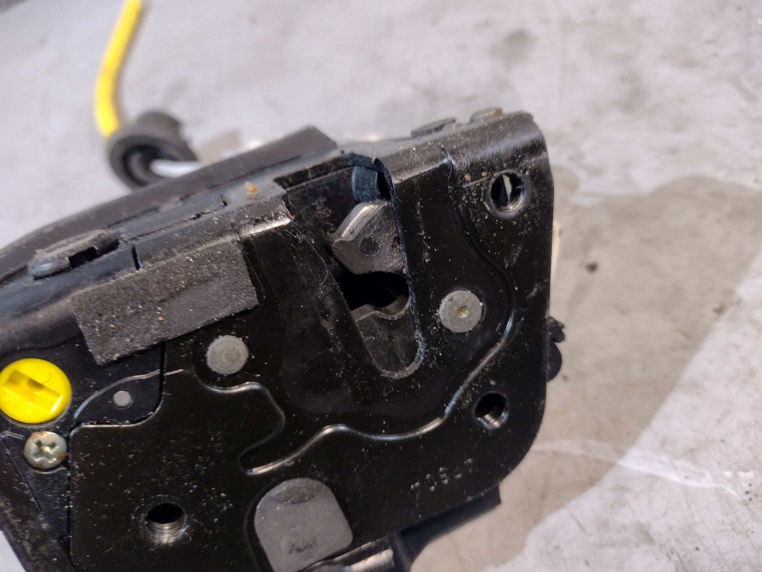 lock door left rear part Audi A4 B7 8E0839015AA