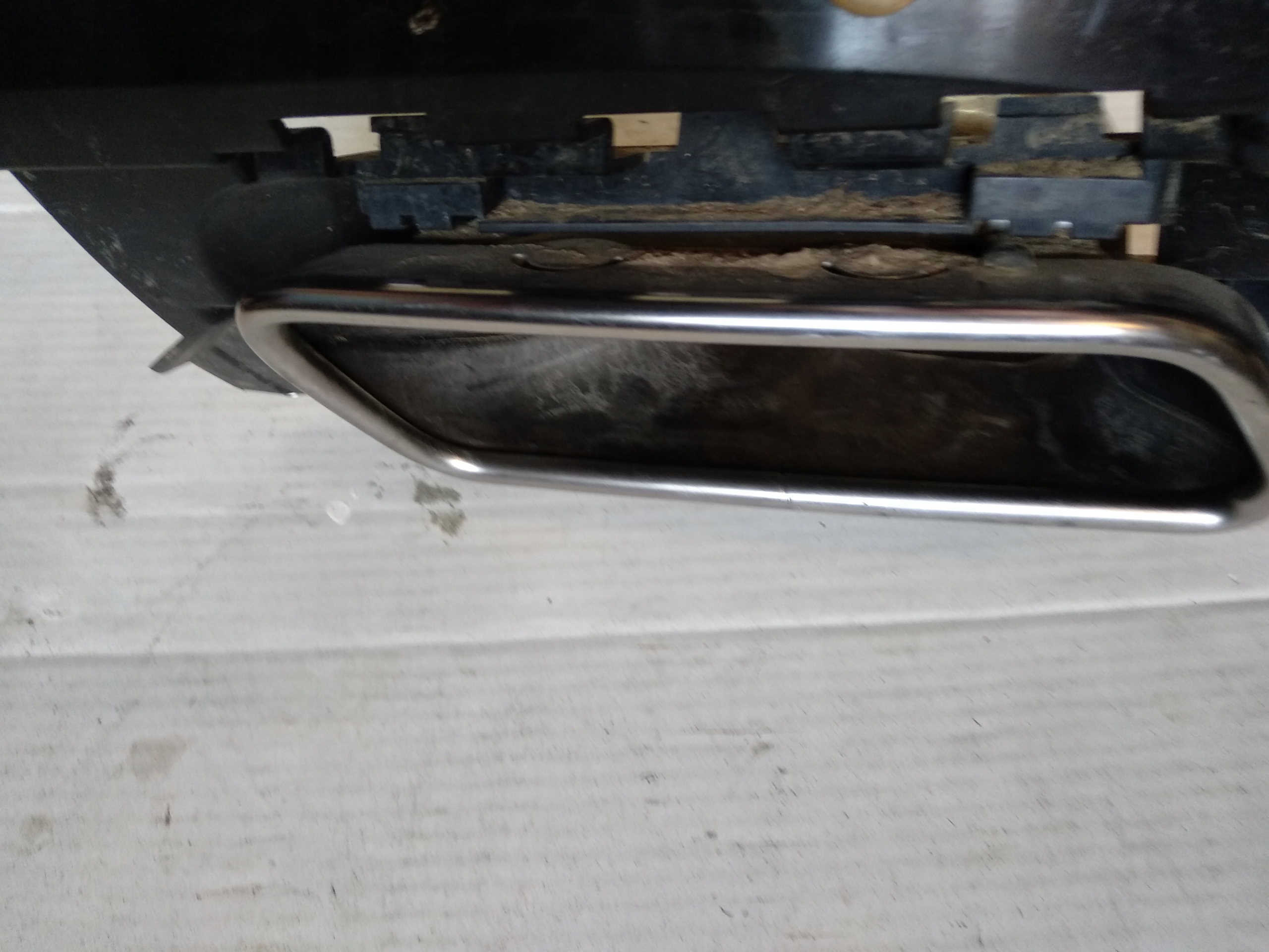 A2318851614 - MERCEDES SL R231 правий вихлопний наконечник AMG