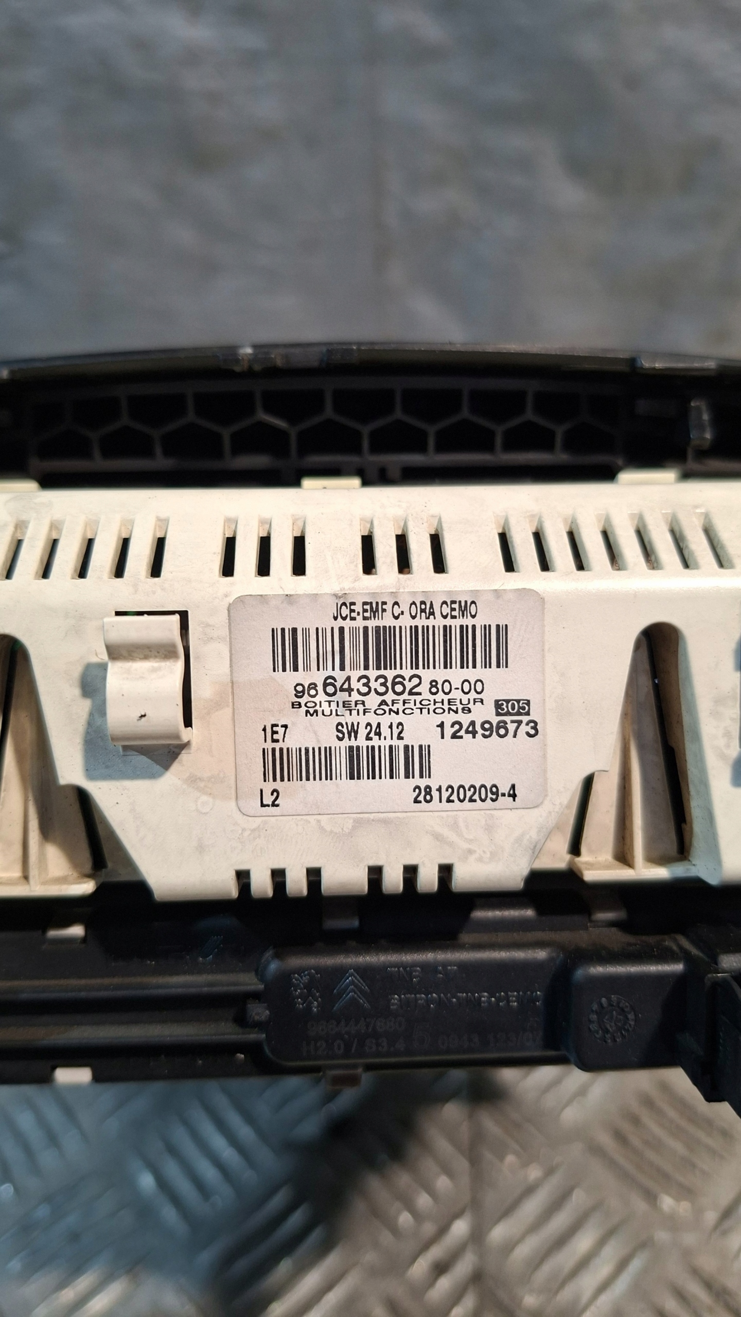 display grid air conditioning devices PEUGEOT 207