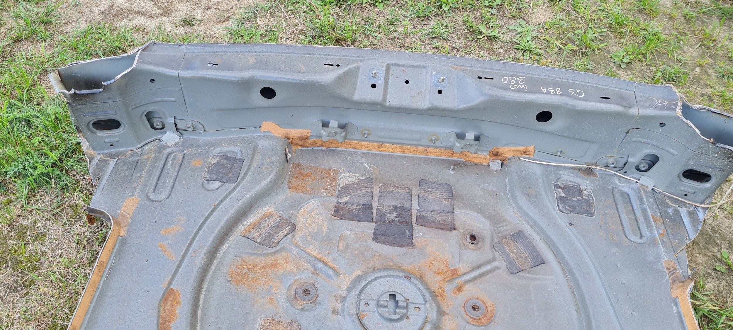 Q3 83A sump floor front panel, wall rear part QUATTRO LY9T