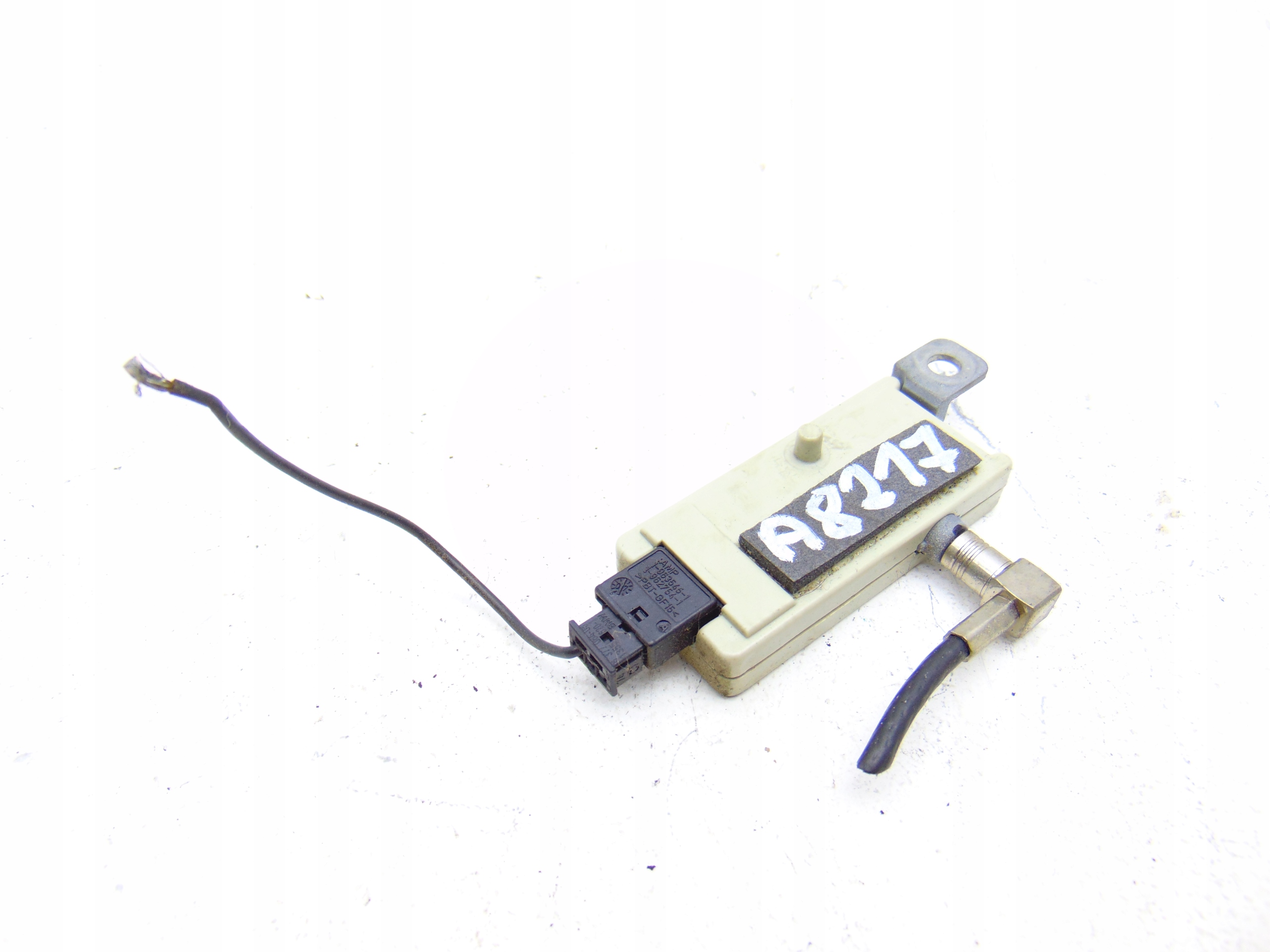 WZMACNIACZ MODUŁ ANTENY RANGE ROVER III L322 XH42-18C847-EA Producent części Land Rover OE