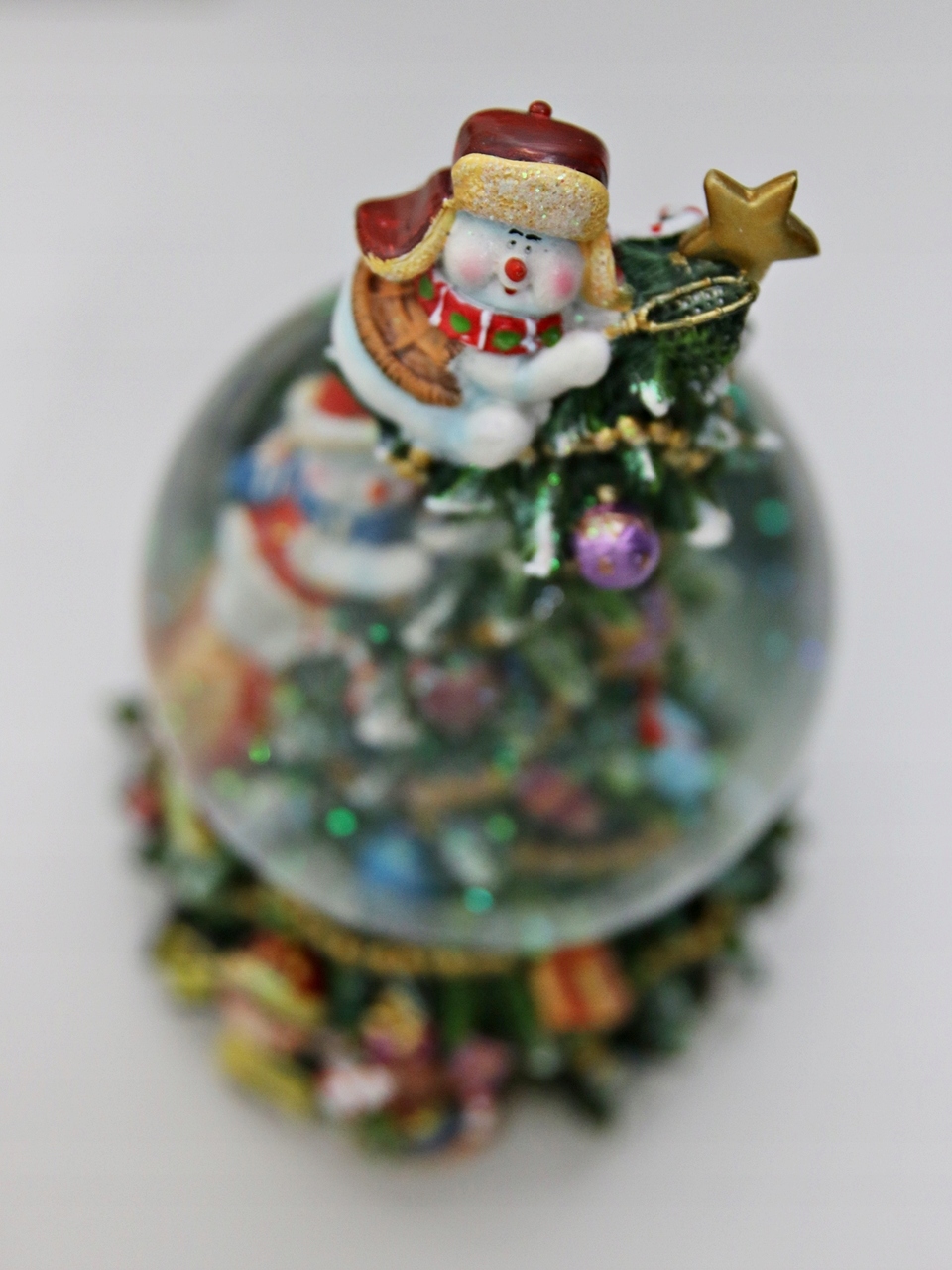 ŚWIĄTECZNA kula ŚNIEŻNA Bałwan/ Choinka POZYTYWKA Waga produktu z opakowaniem jednostkowym 1.5 kg