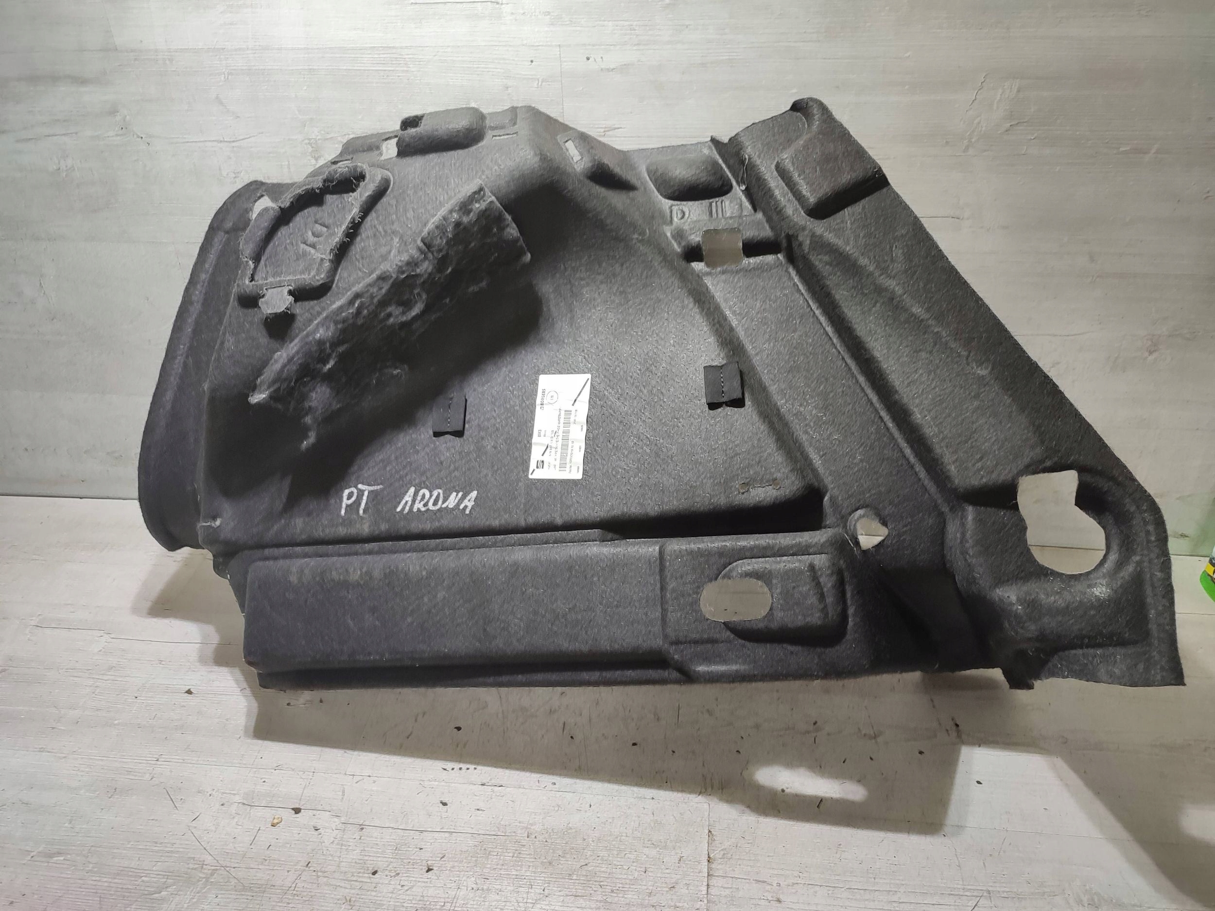 Seat Arona 2019 rear part side right side / upholstery / boot