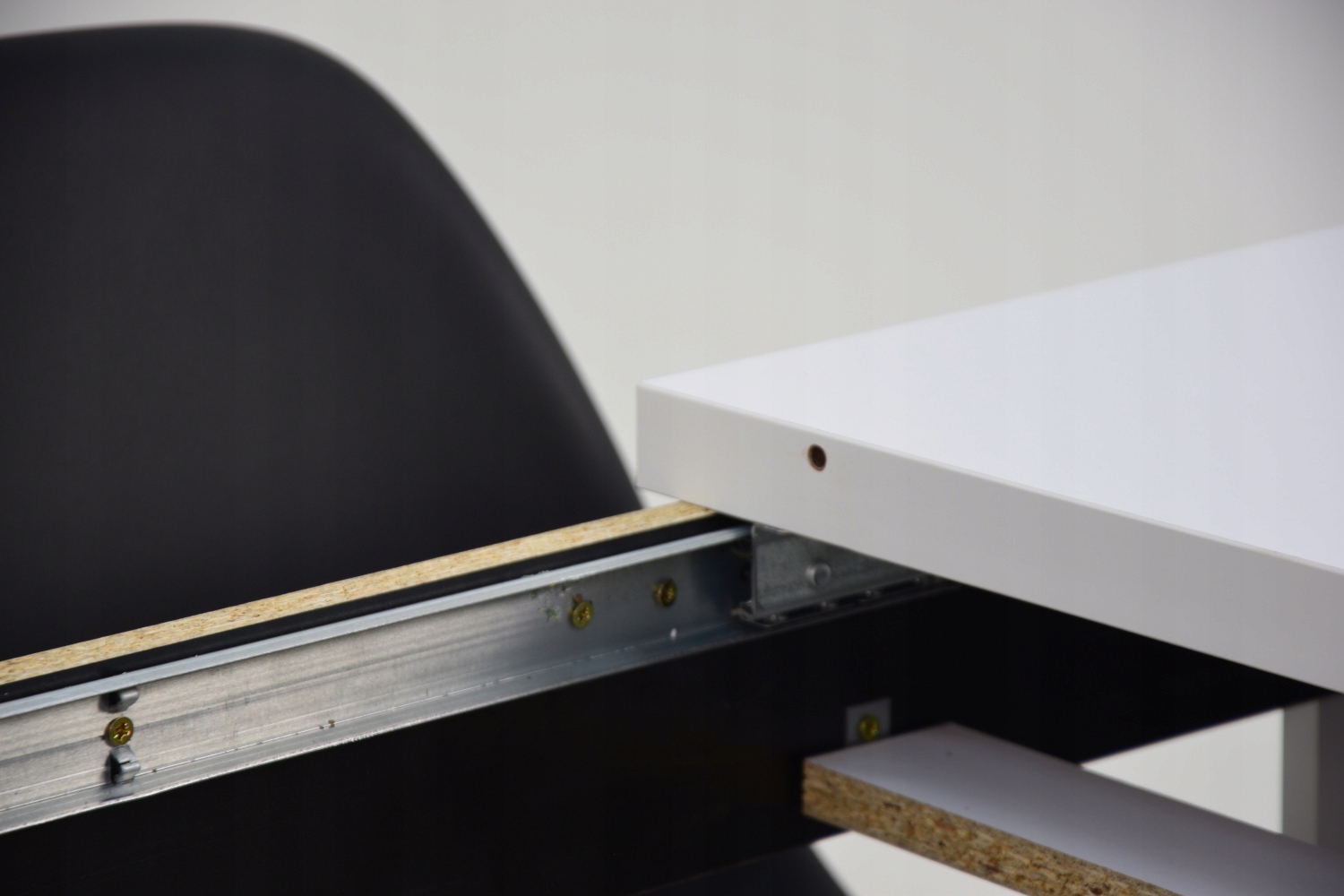 Stół kuchenny z 4 krzesłami na drewnianych nogach Liczba elementów w zestawie 5