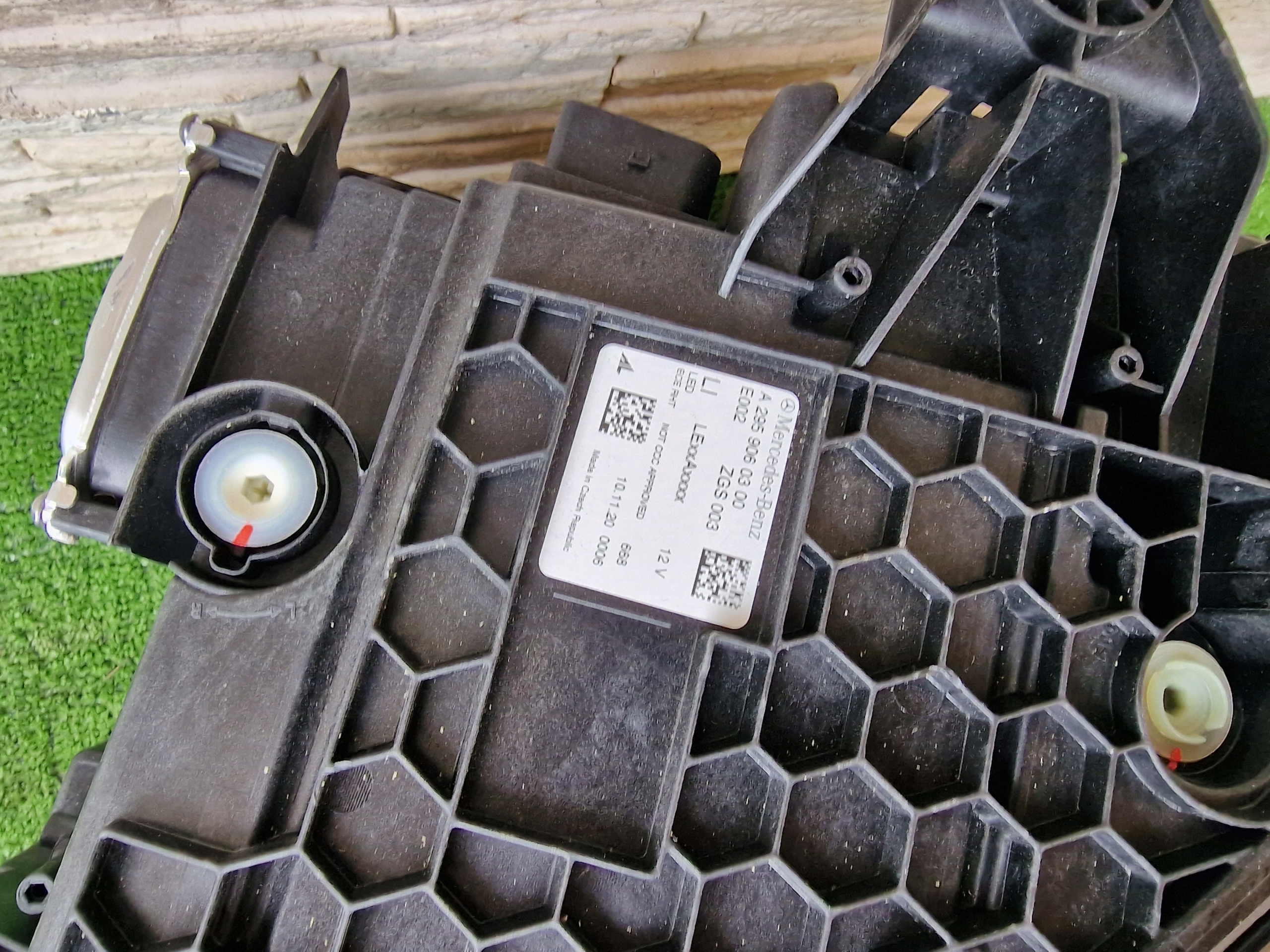 LAMPA LED MERCEDES W295 A295 906 03 00 Typ samochodu Samochody osobowe