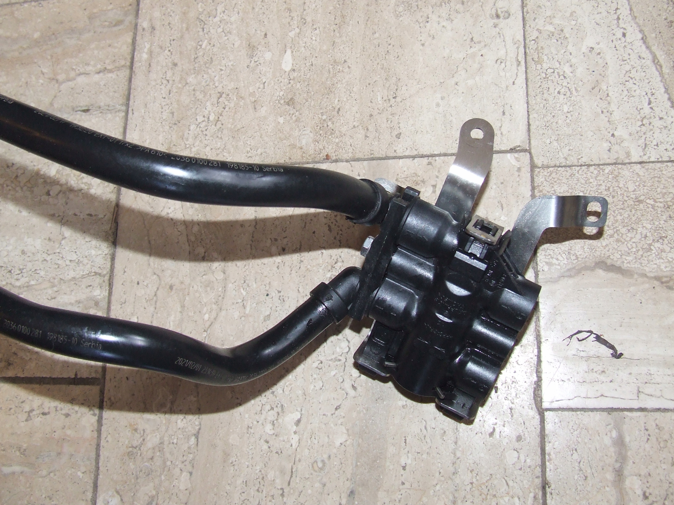 BMW KOMPLET PRZEWODY CHLODNICY OLEJU 8482758 G30 Gearbox type Automatic