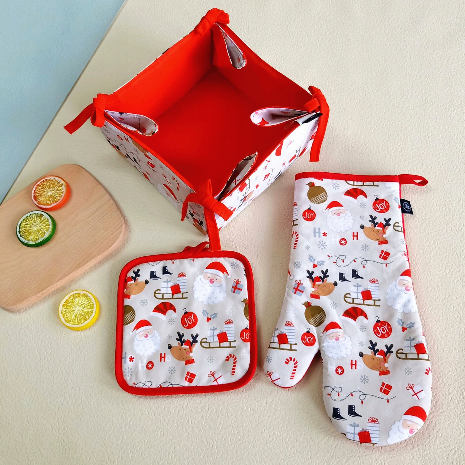 ŚWIĄTECZNA PODKŁADKA KUCHENNA POD GARNEK SANTA EAN (GTIN) 5903068832093