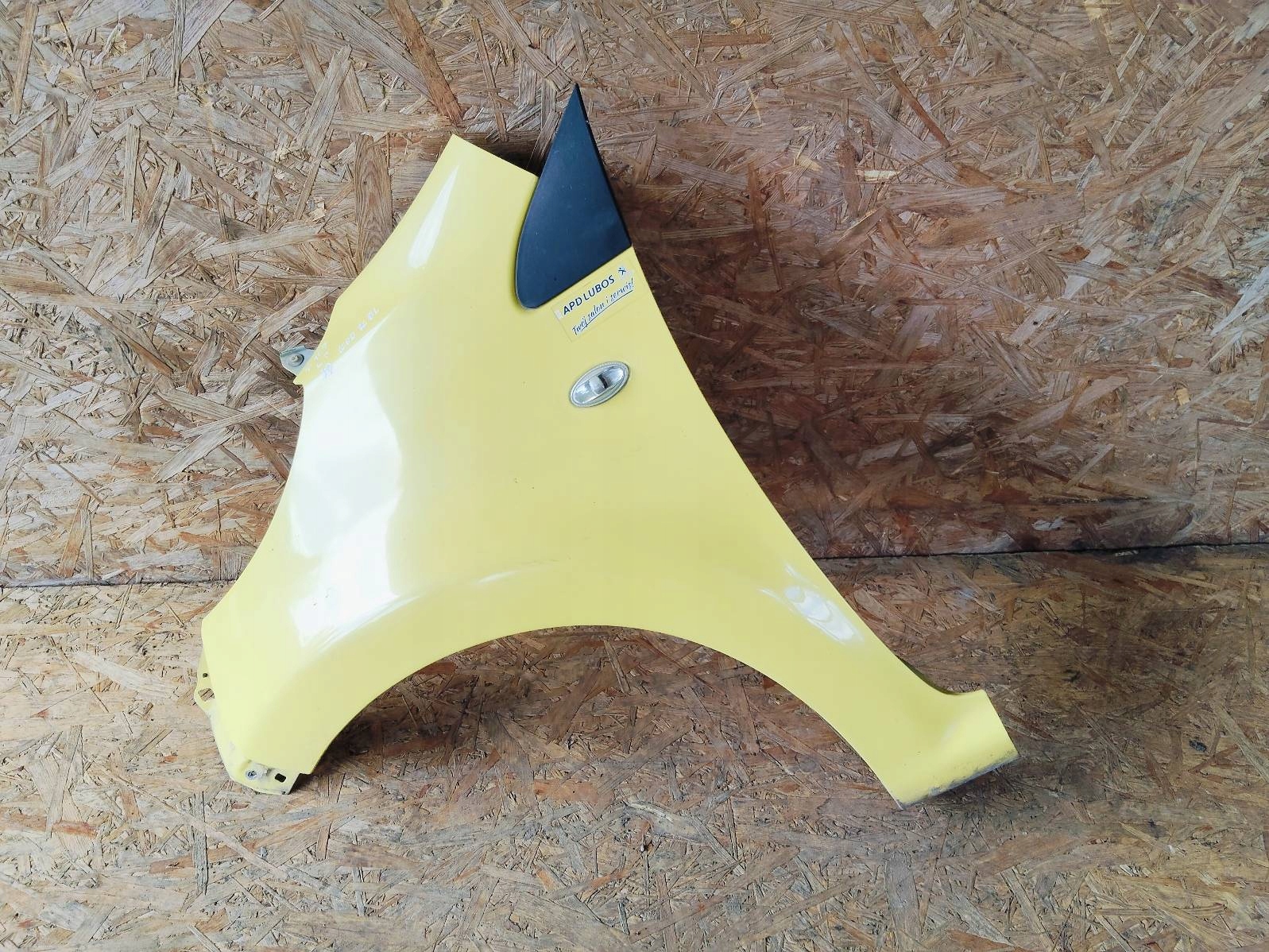 fender left front Peugeot 107 3D 1.0 KBL