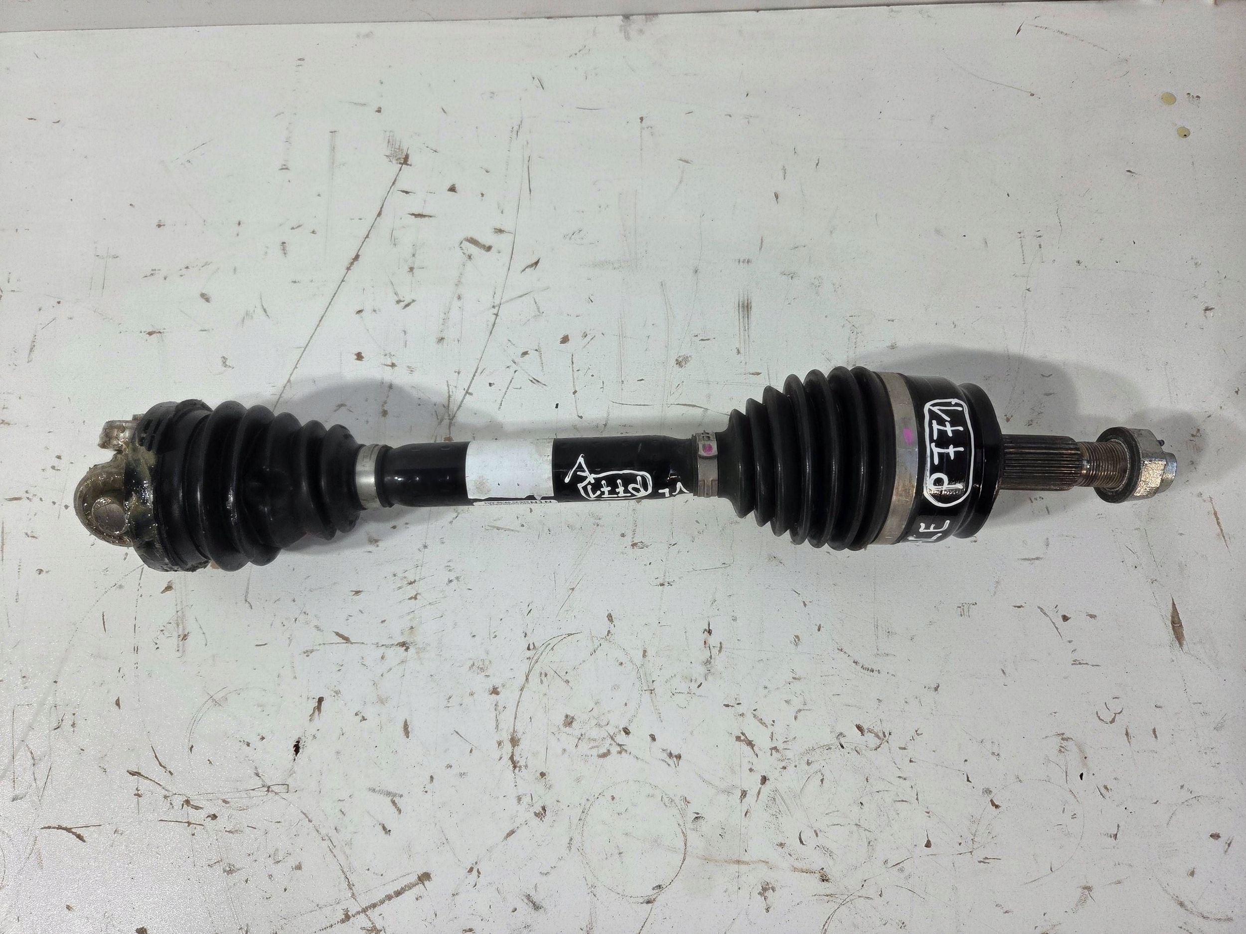 Alfa Romeo Tonale 1,3 GSE semi-axis front left EBJ100MBP529 (P771)