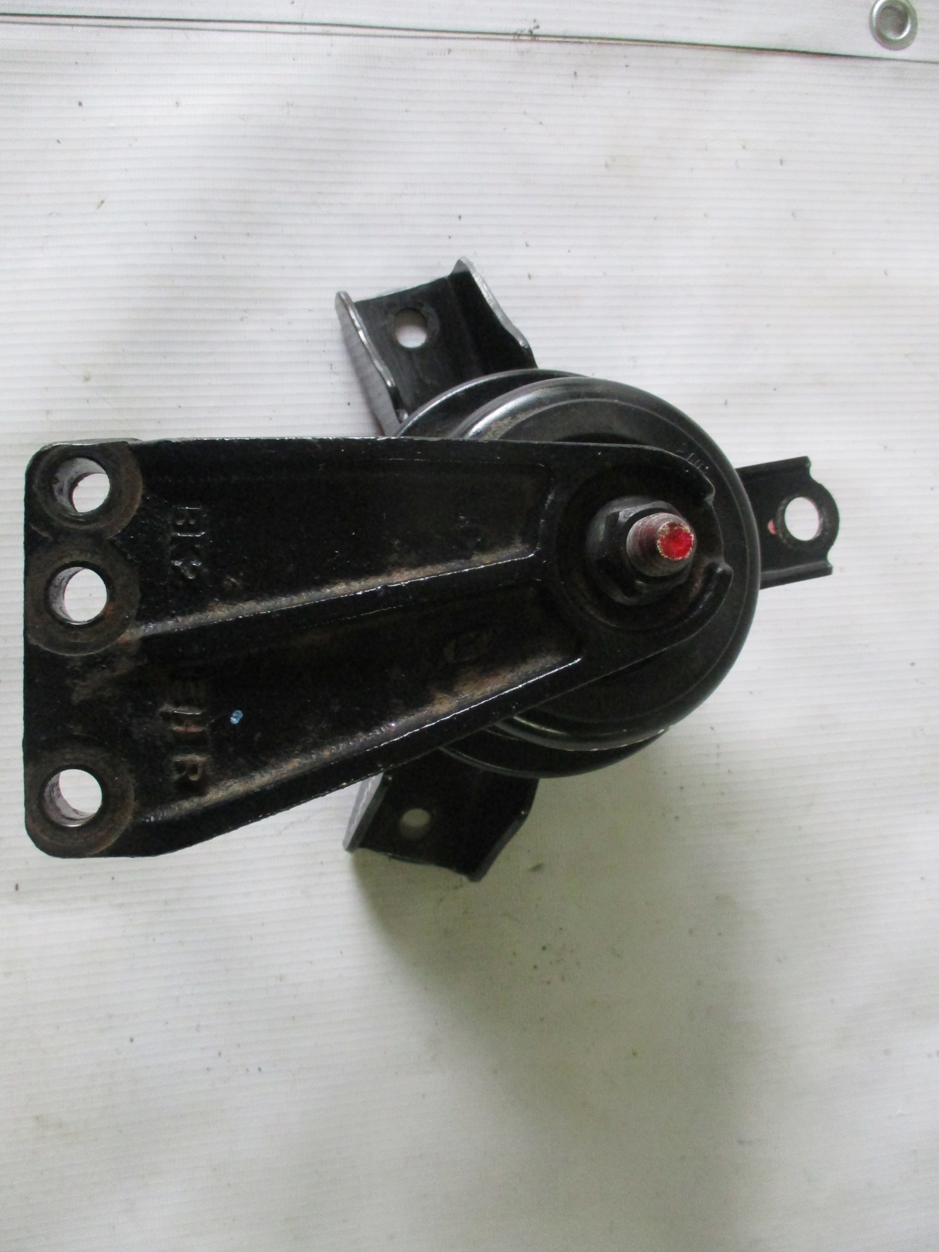 engine mount right Hyundai i20 1,2 petrol