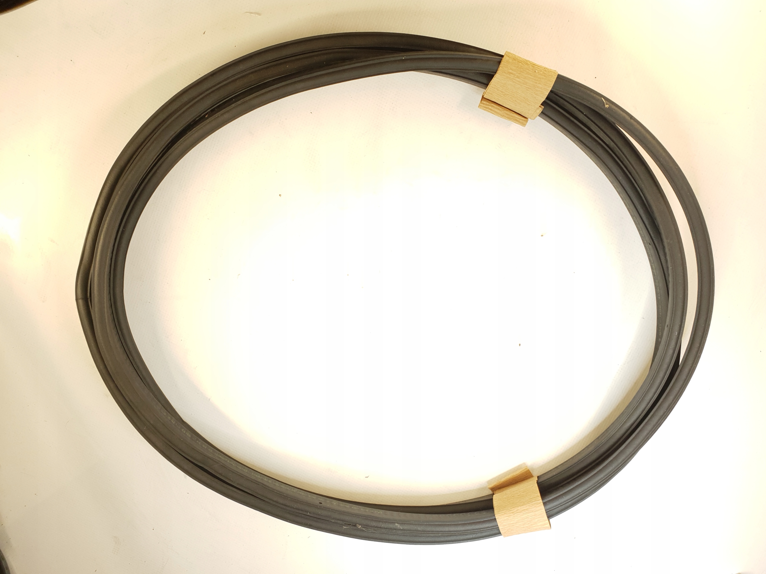 SL R230 USZCZELKA GUMA MASKI ORYG-PŃ