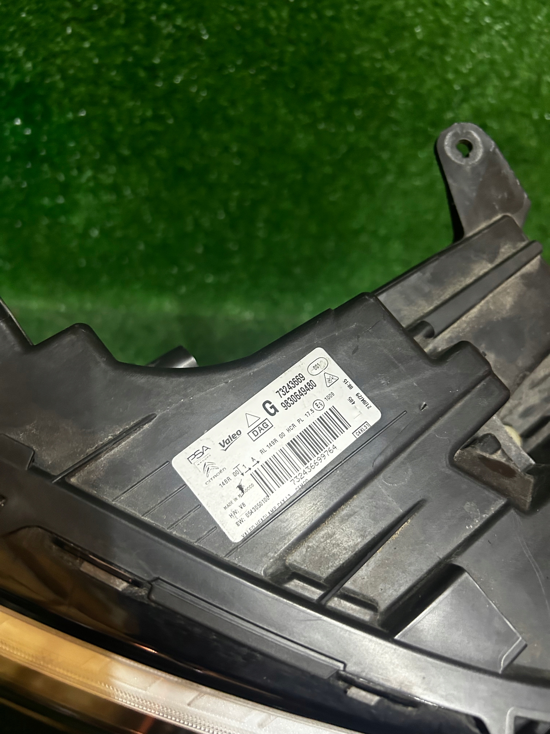 REFLEKTOR left CITROEN C4 III LIFT NR.R
