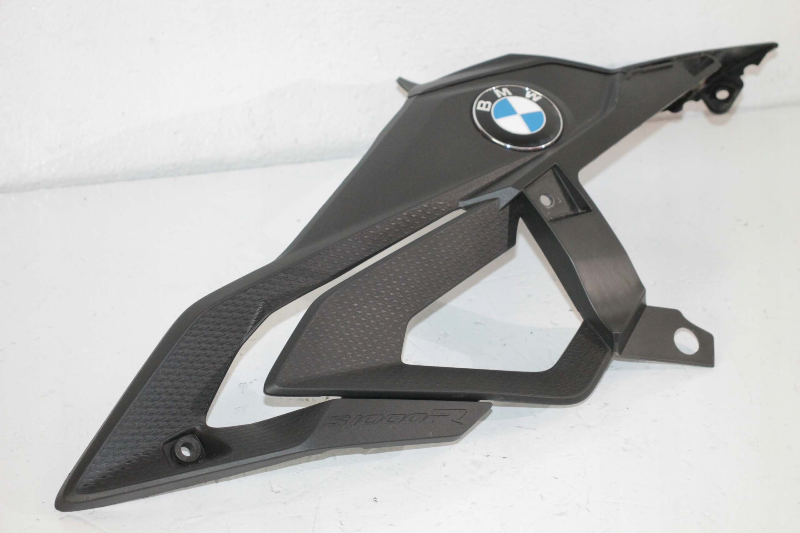 BMWS1000R 23 - BMW S 1000 R 16-20 ОБТЕКАТЕЛЬ ПРАВАЯ СТОРОНА