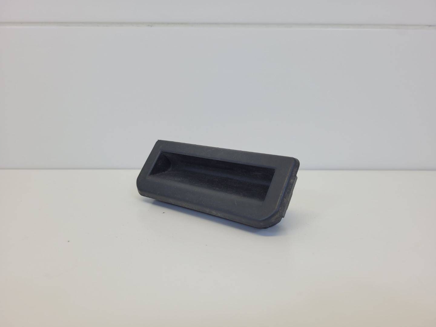 Bouton pour l’ouverture du capot SEAT Arona 2020 6V0827566
