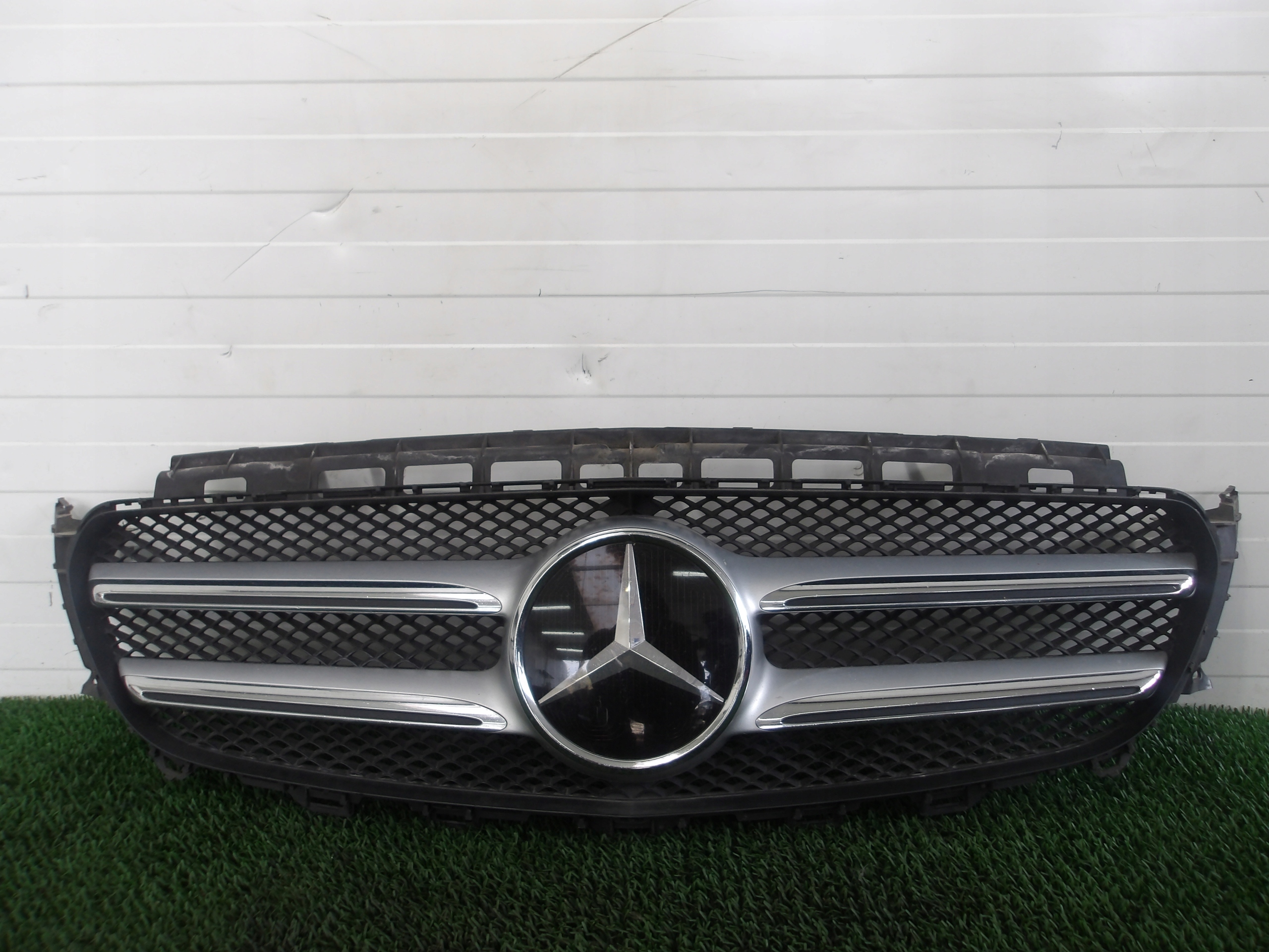 MERCEDES E-KLASA W213 18-22 grill grille front front below DISTRONIC OE
