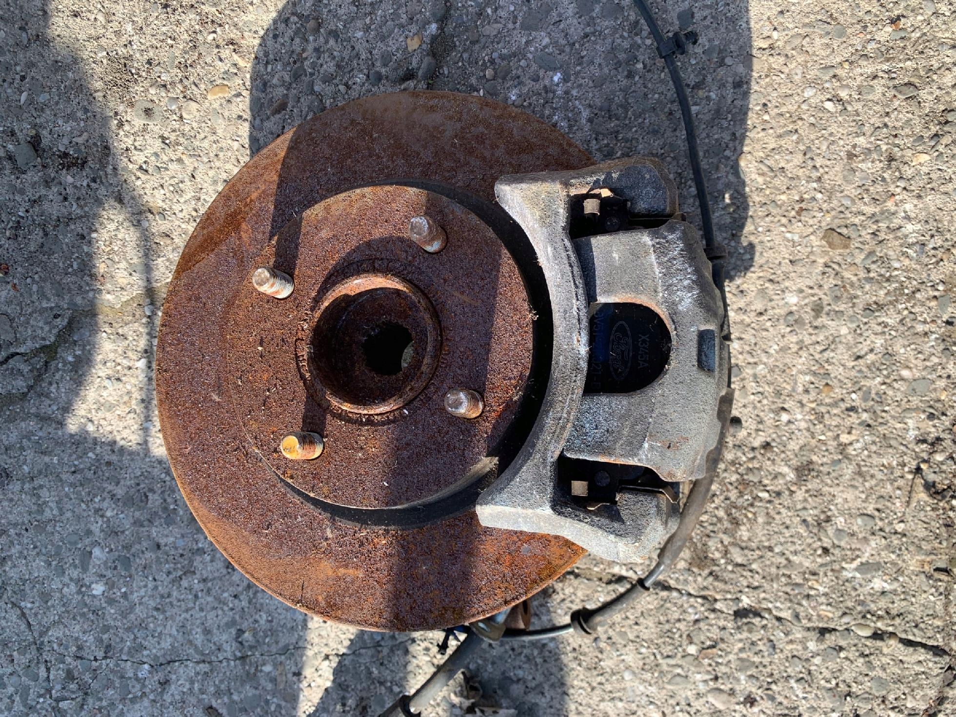 # swing caliper left front FORD FIESTA MK7